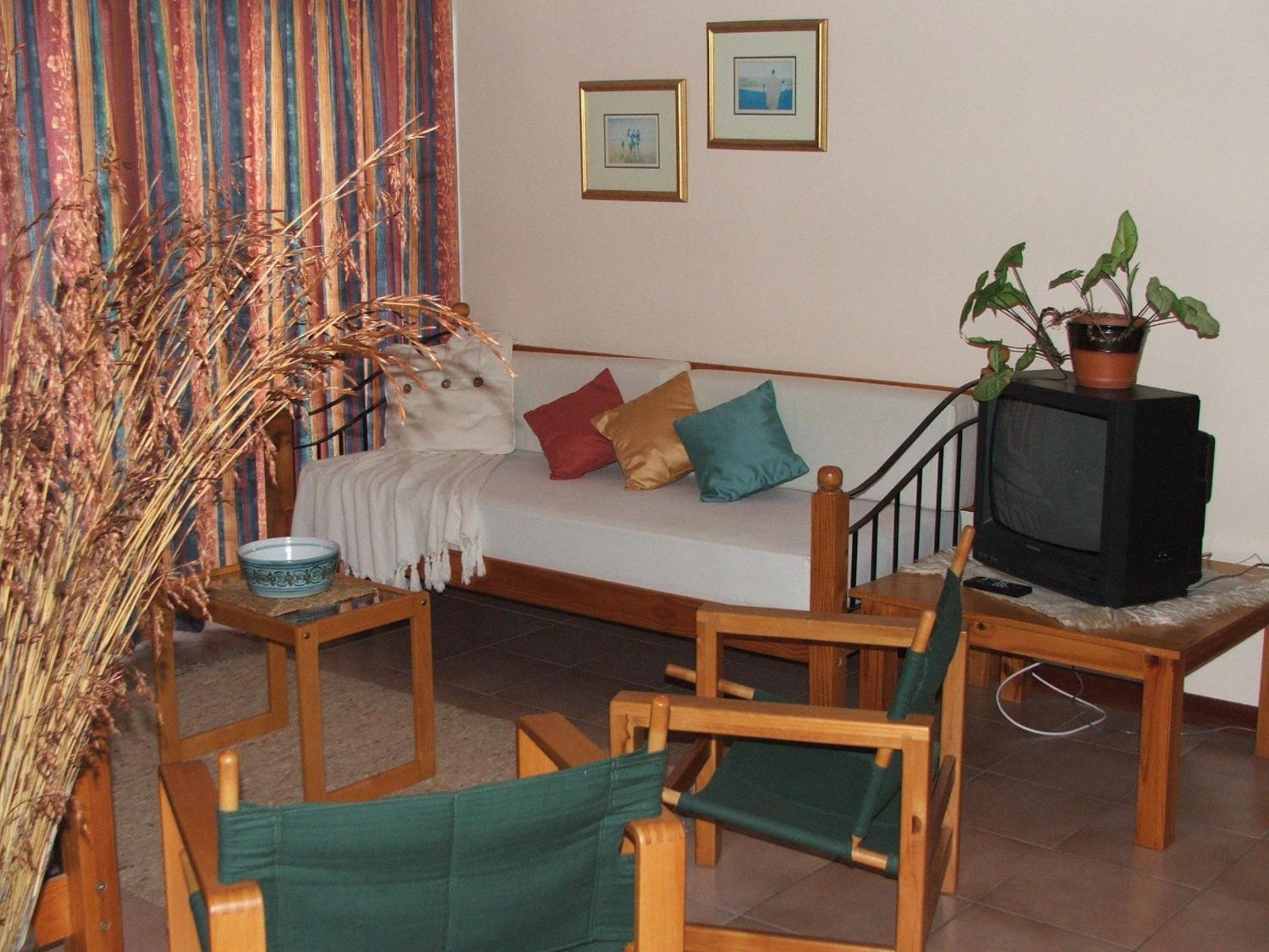 Family Room (2 Adults + 2 Children) photo 1