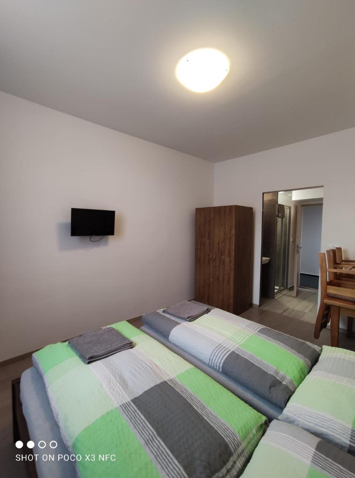 Double Room - Photo 2