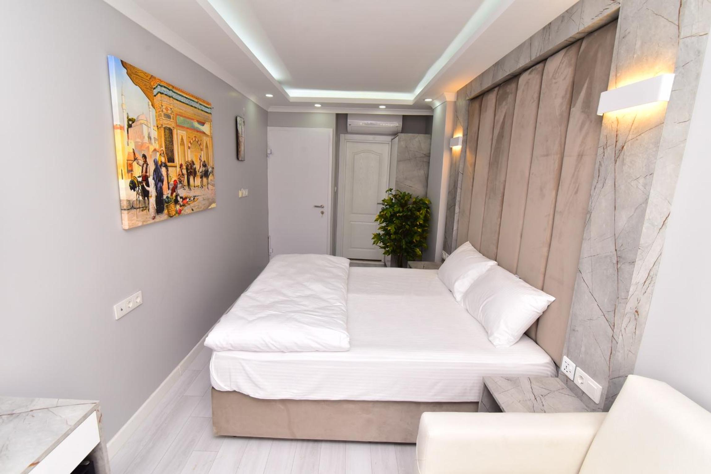 Deluxe Double or Twin Room with Garden View photo 2