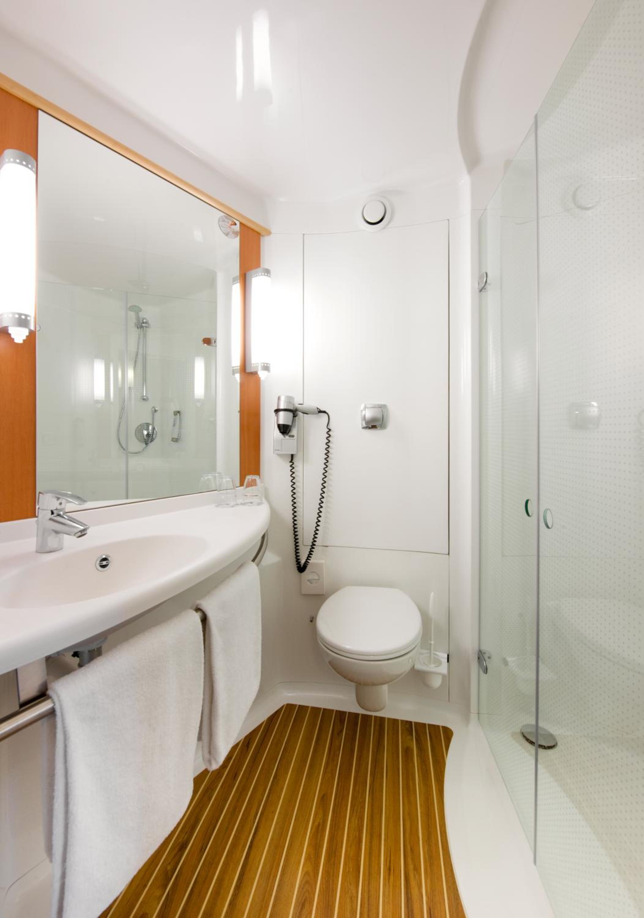 Standard Double Room - Photo 6
