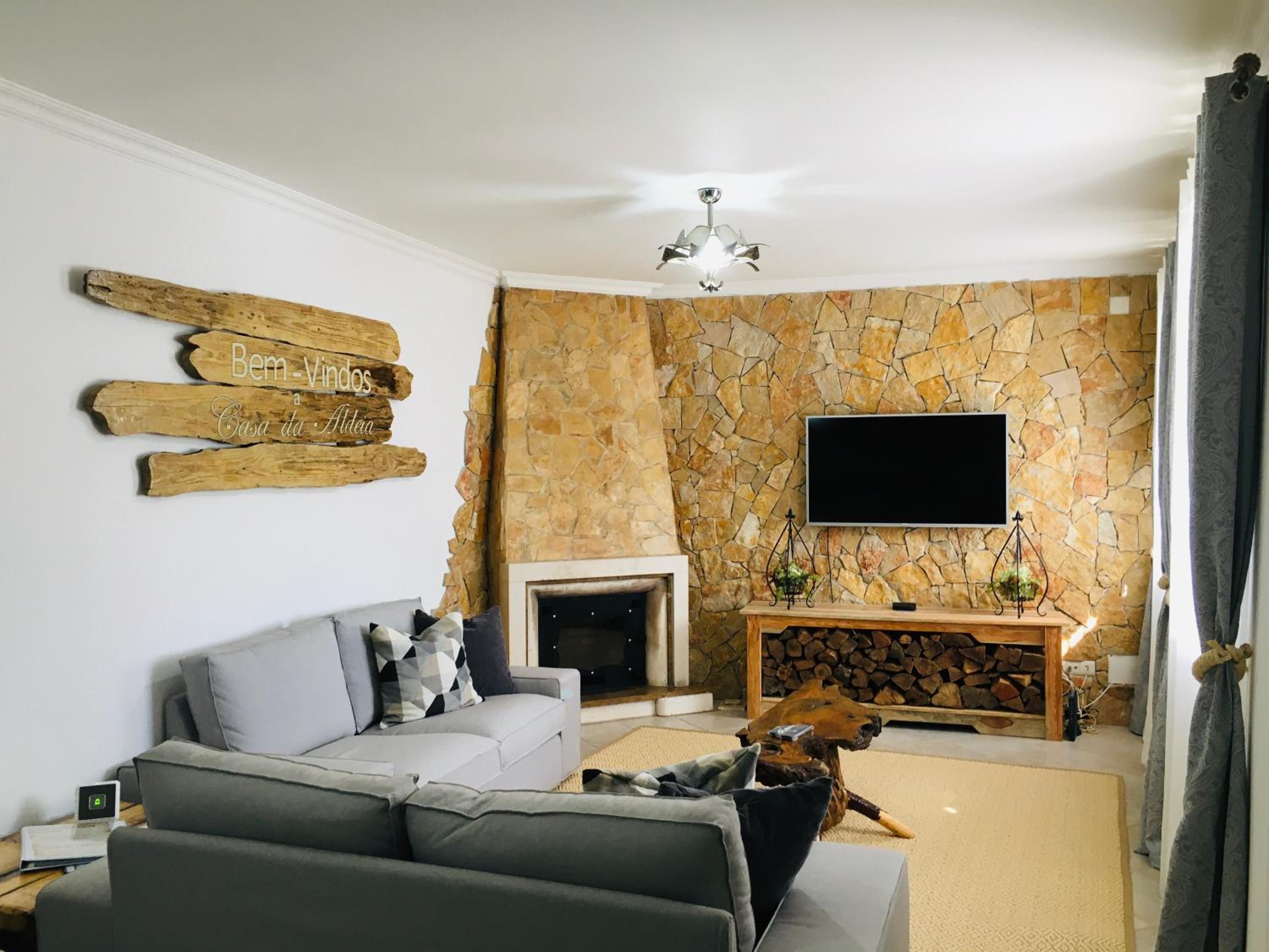 Two-Bedroom House - Photo 1
