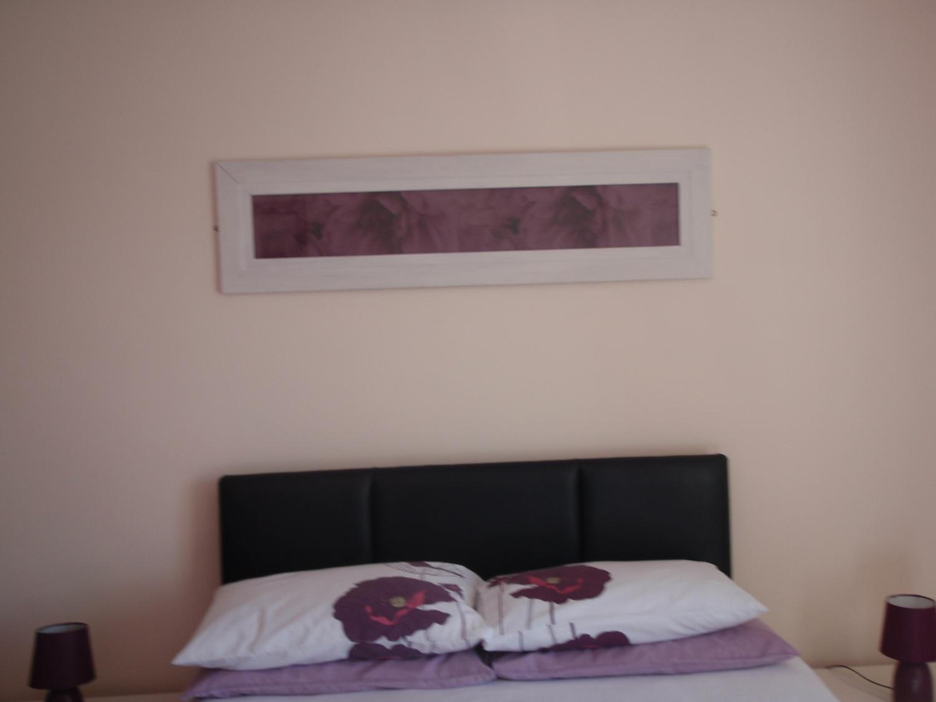 Family Room (3 Adults) - Photo 2