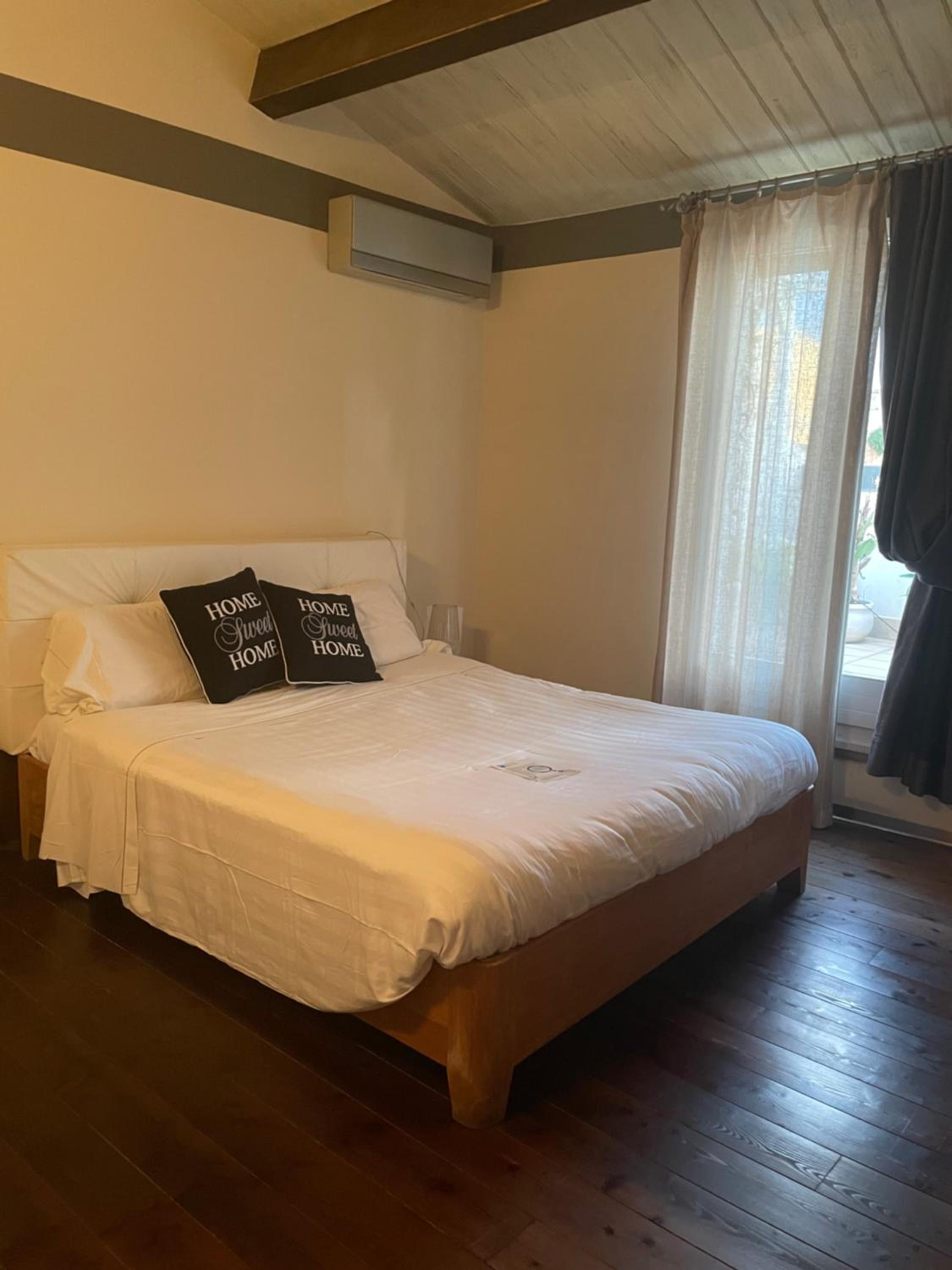 Deluxe Apartment photo 2