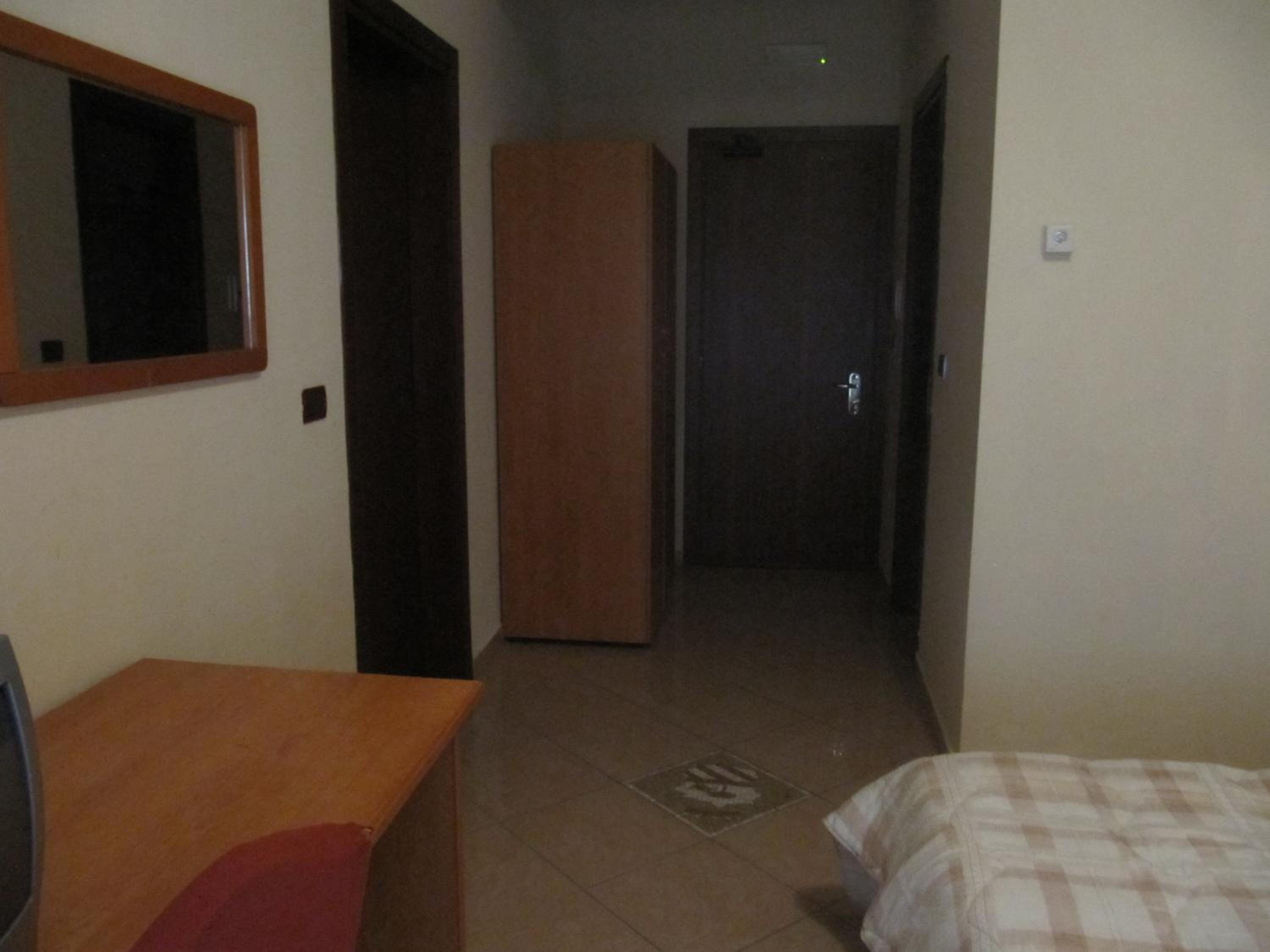Triple Room with Balcony - Photo 5