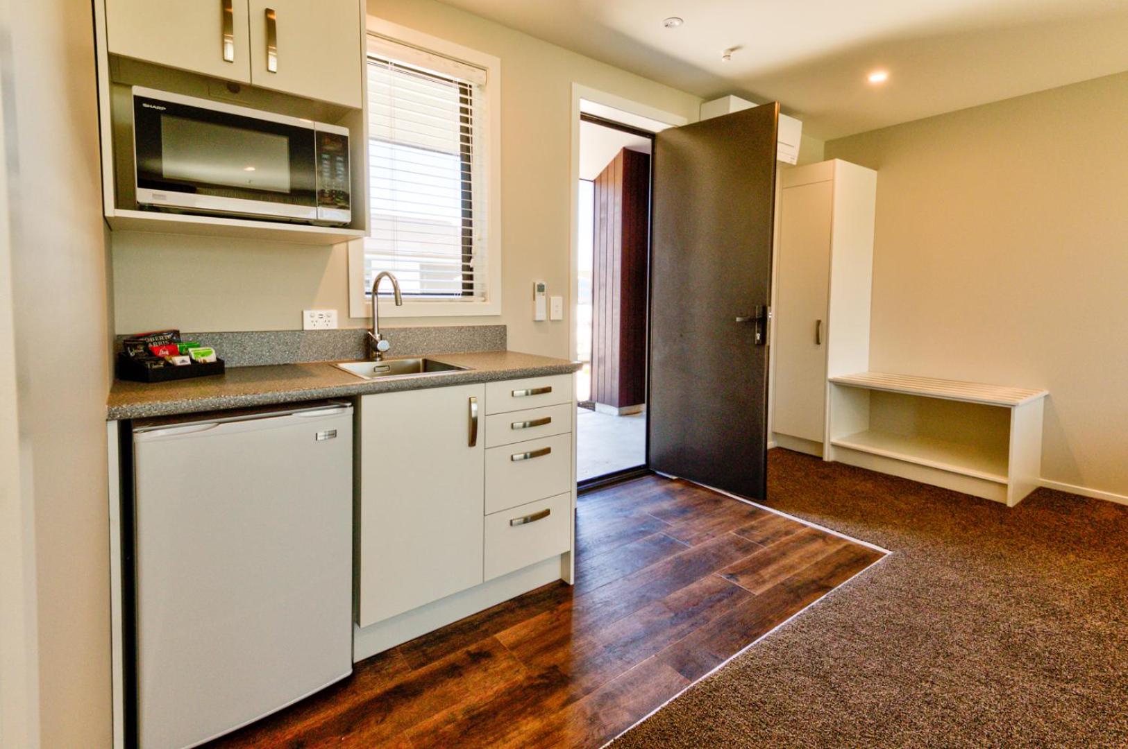 Standard Suite - Photo 9