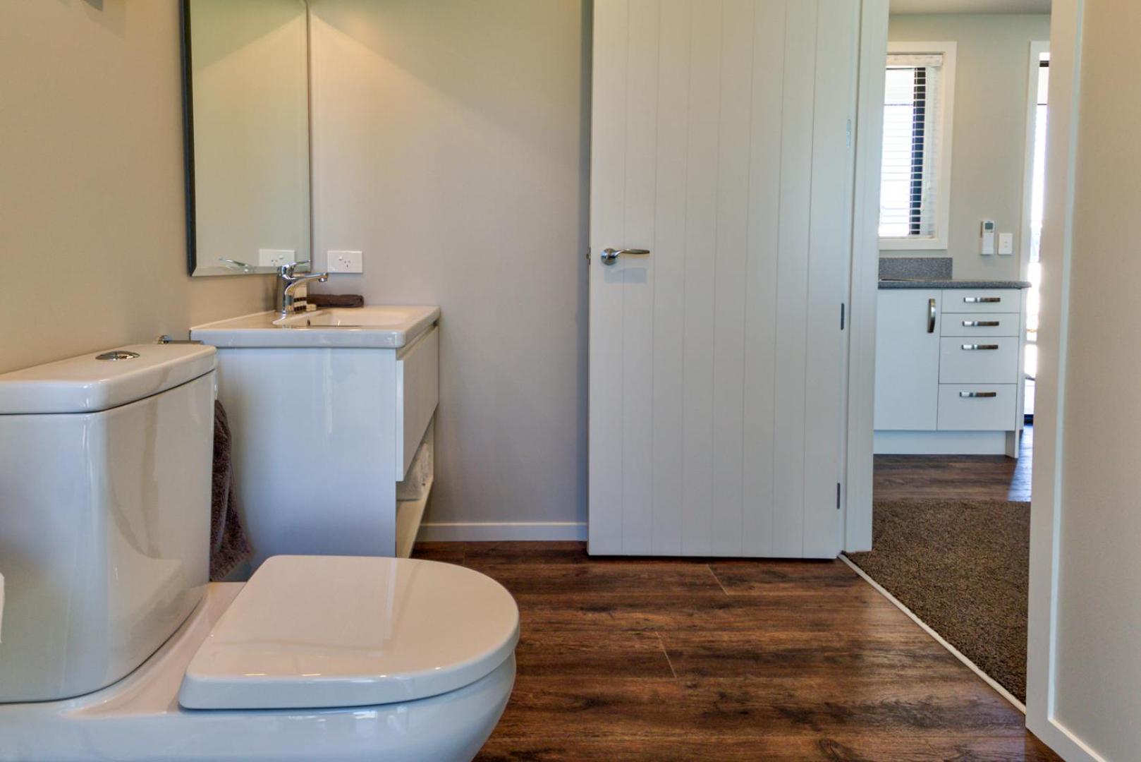 Standard Suite - Photo 11