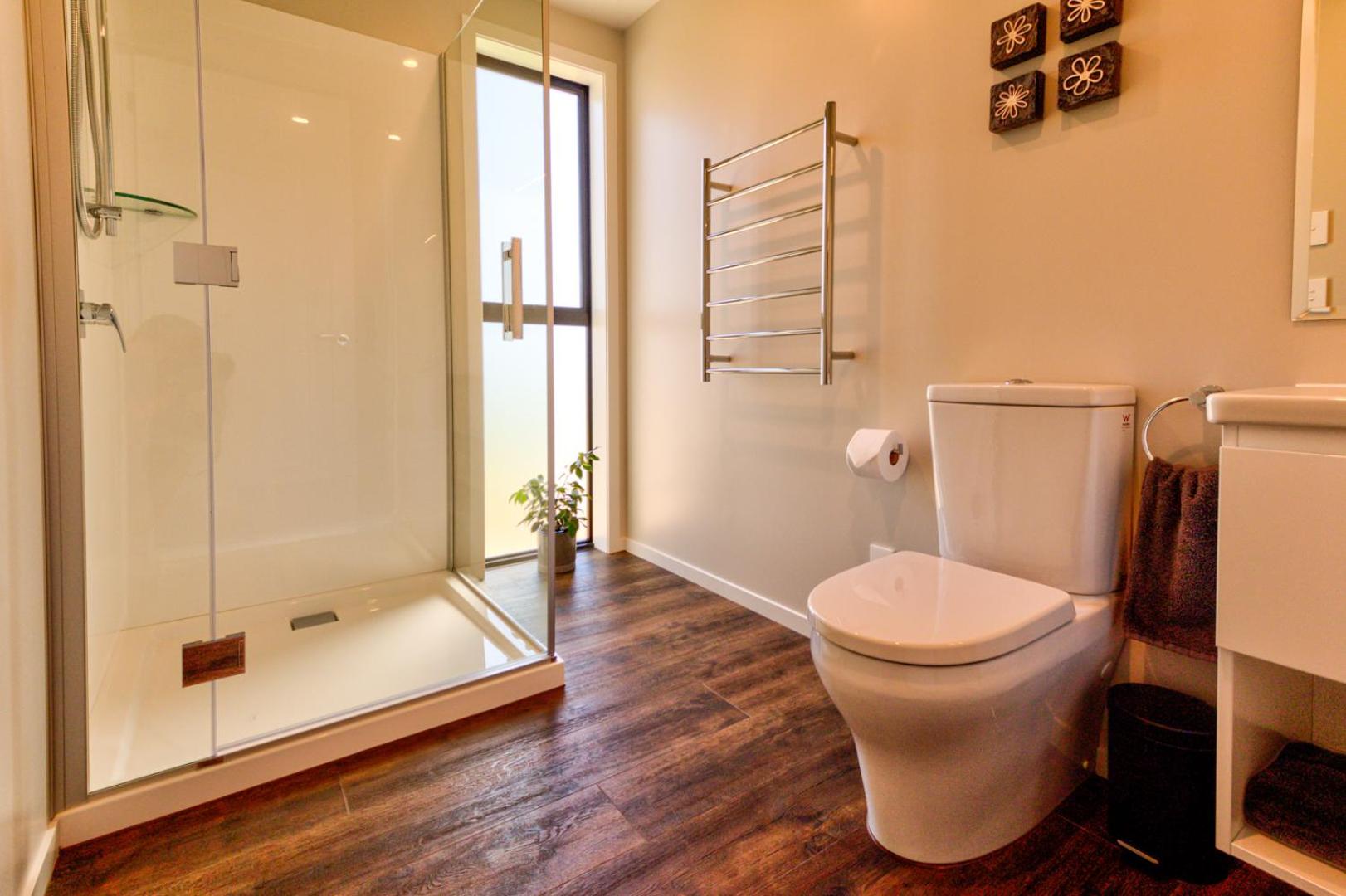Standard Suite - Photo 3
