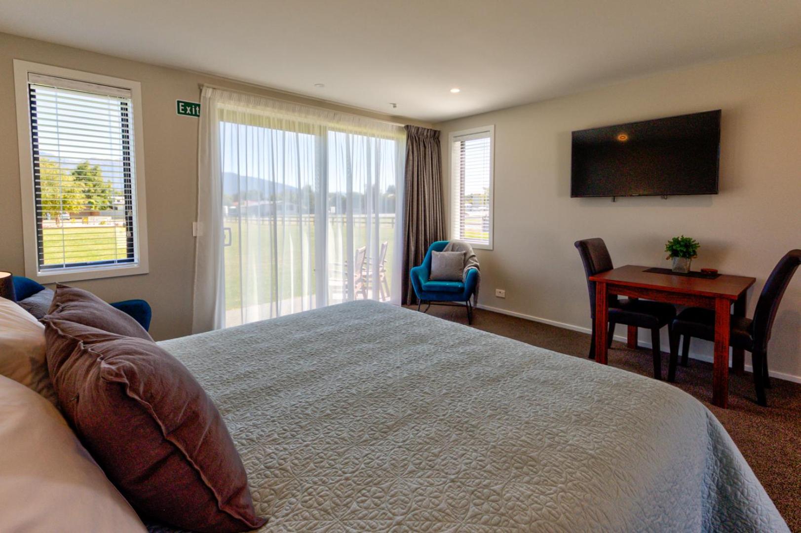 Standard Suite - Photo 5