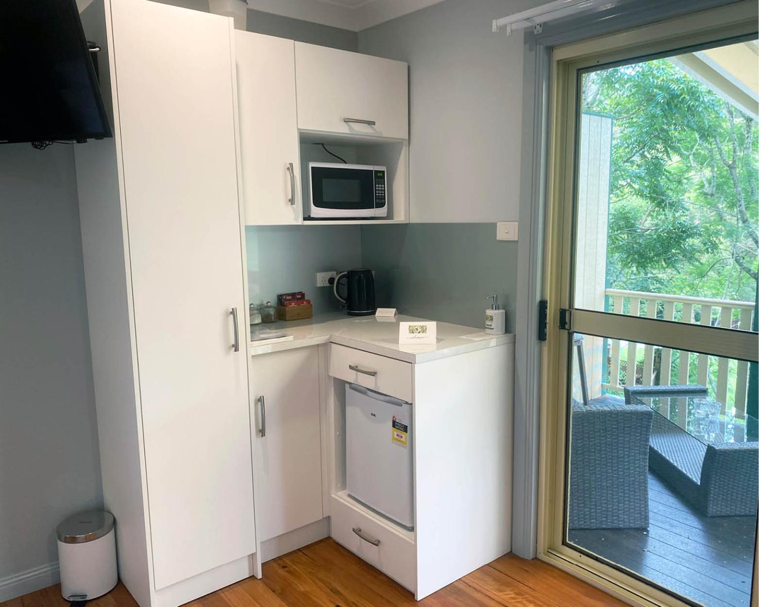 Barrington King Suite with Balcony and Mountain View photo 2