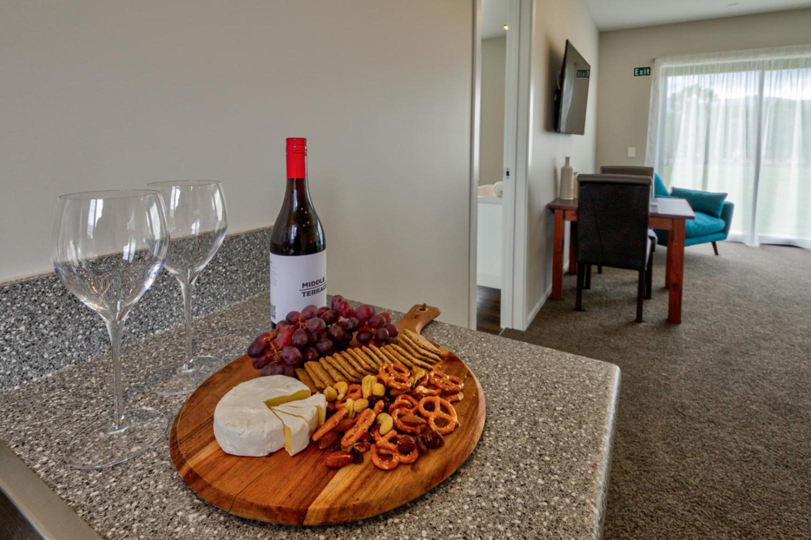 Superior Suite - Photo 4