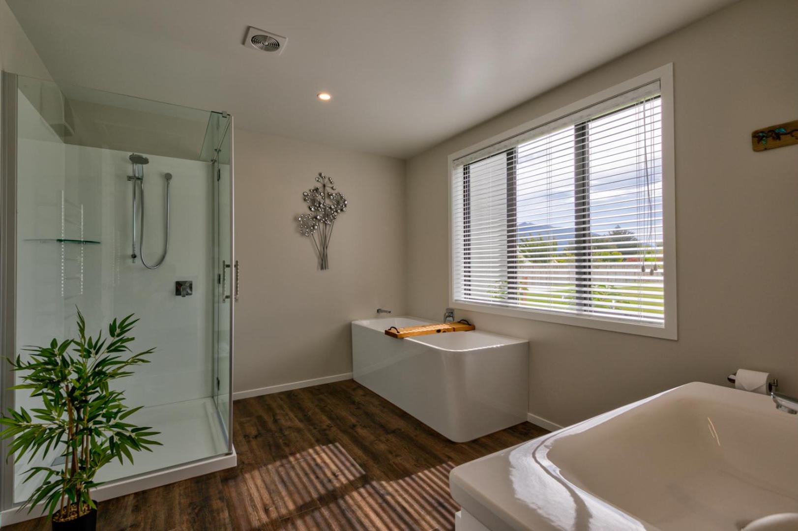 Superior Suite - Photo 8