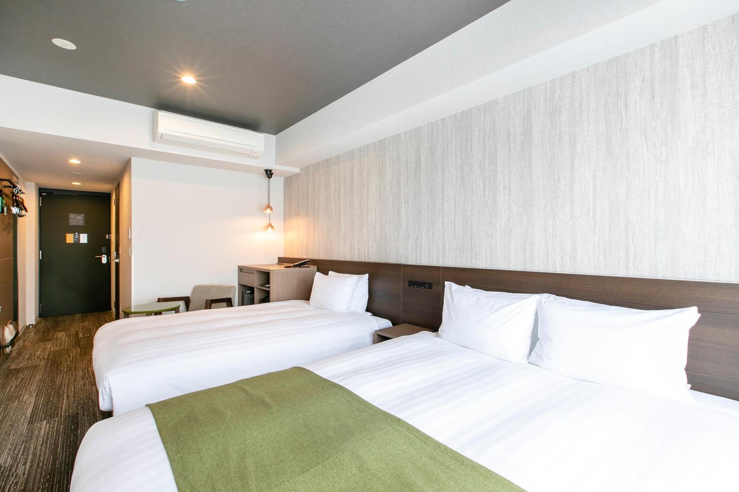 Standard Queen Room with Extra Bed - Non-Smoking - Photo 2