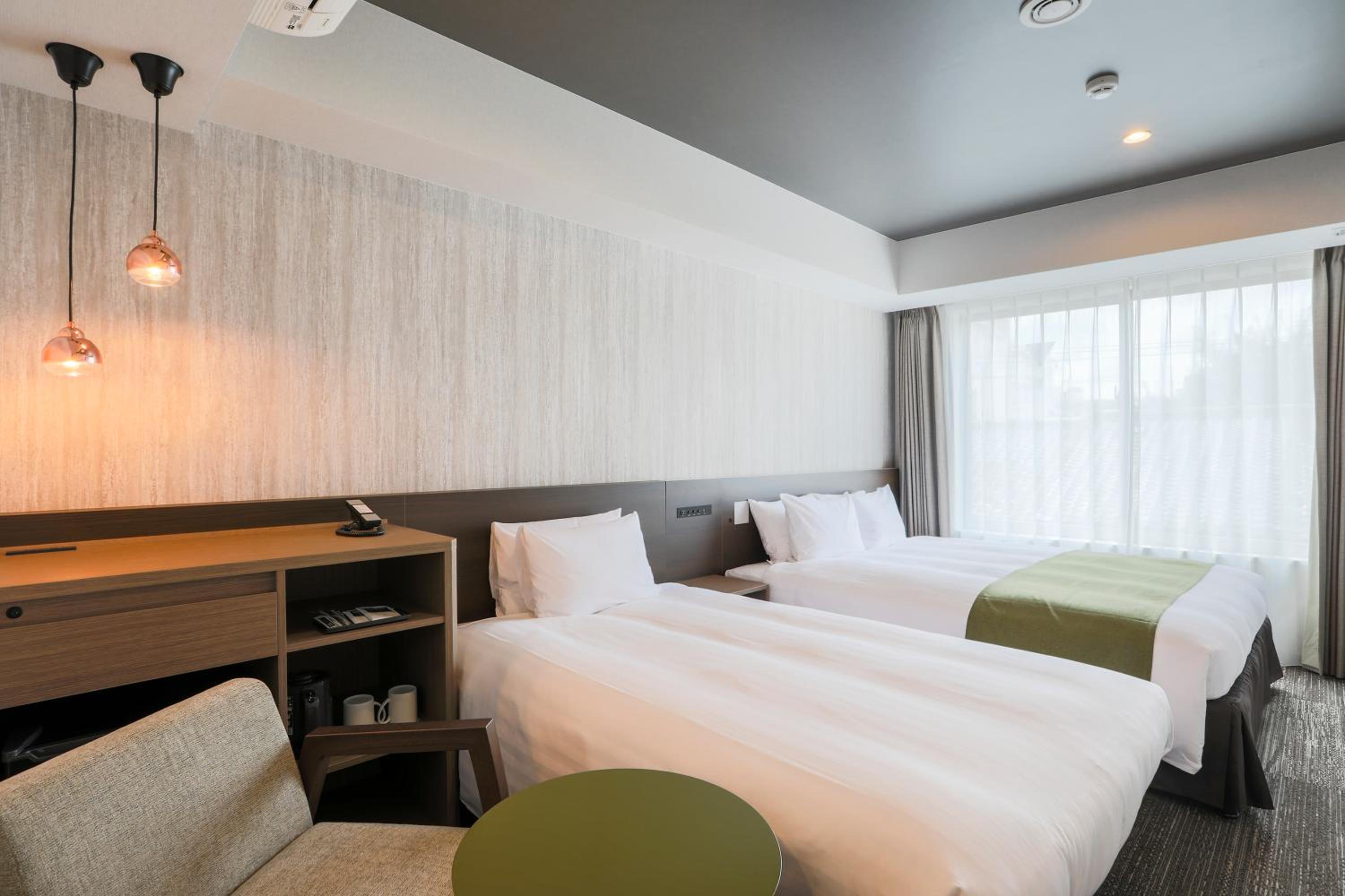 Standard Queen Room with Extra Bed - Non-Smoking - Photo 1