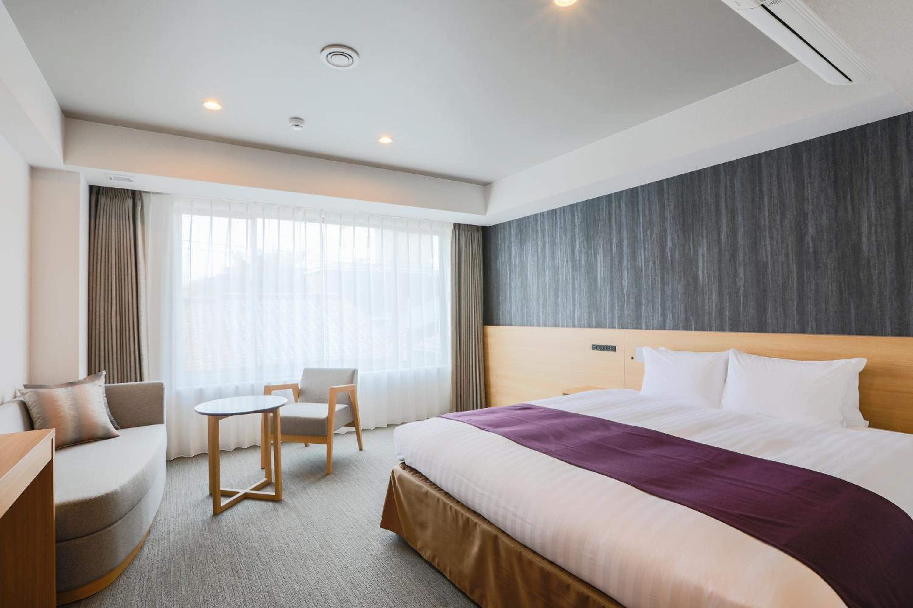Premium King Room - Non-Smoking - Photo 1