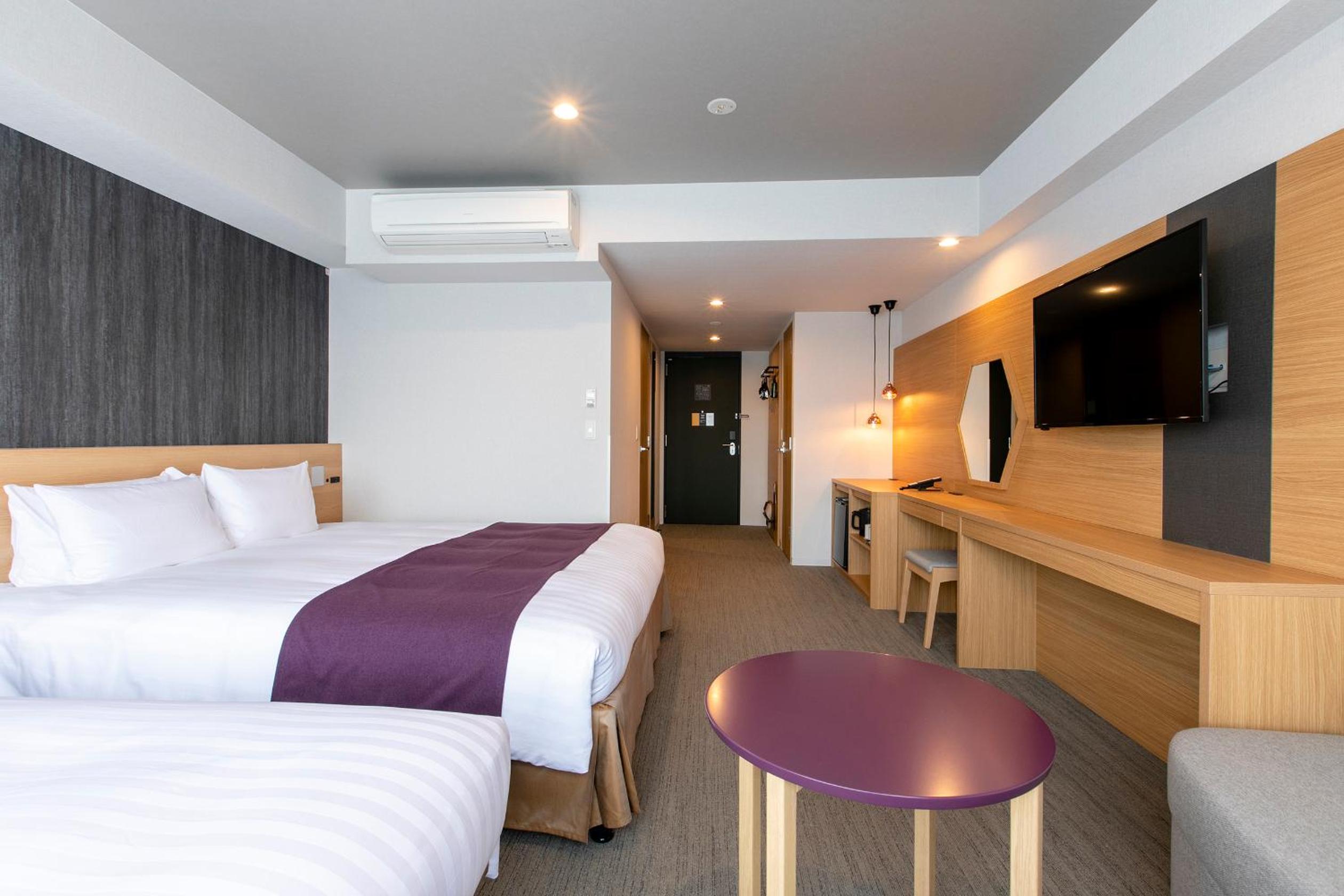 Premium King Room - Non-Smoking - Photo 16