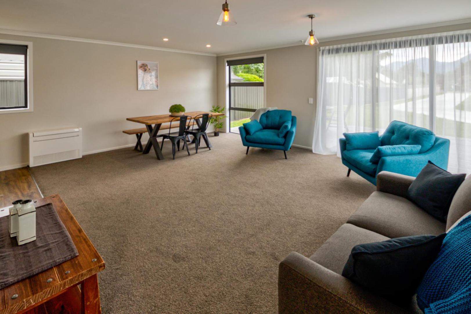 Two-Bedroom Apartment - Photo 2