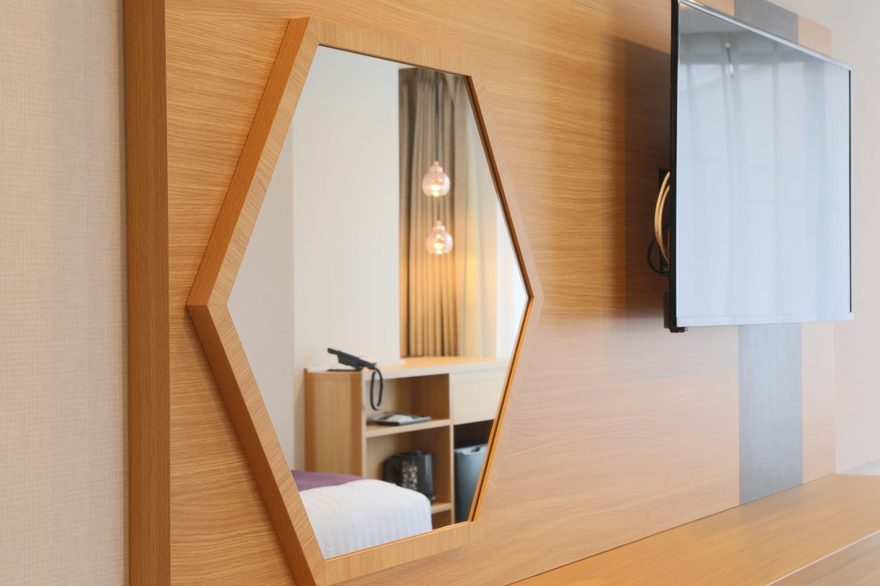 Standard Queen Room - Non-Smoking - Photo 6