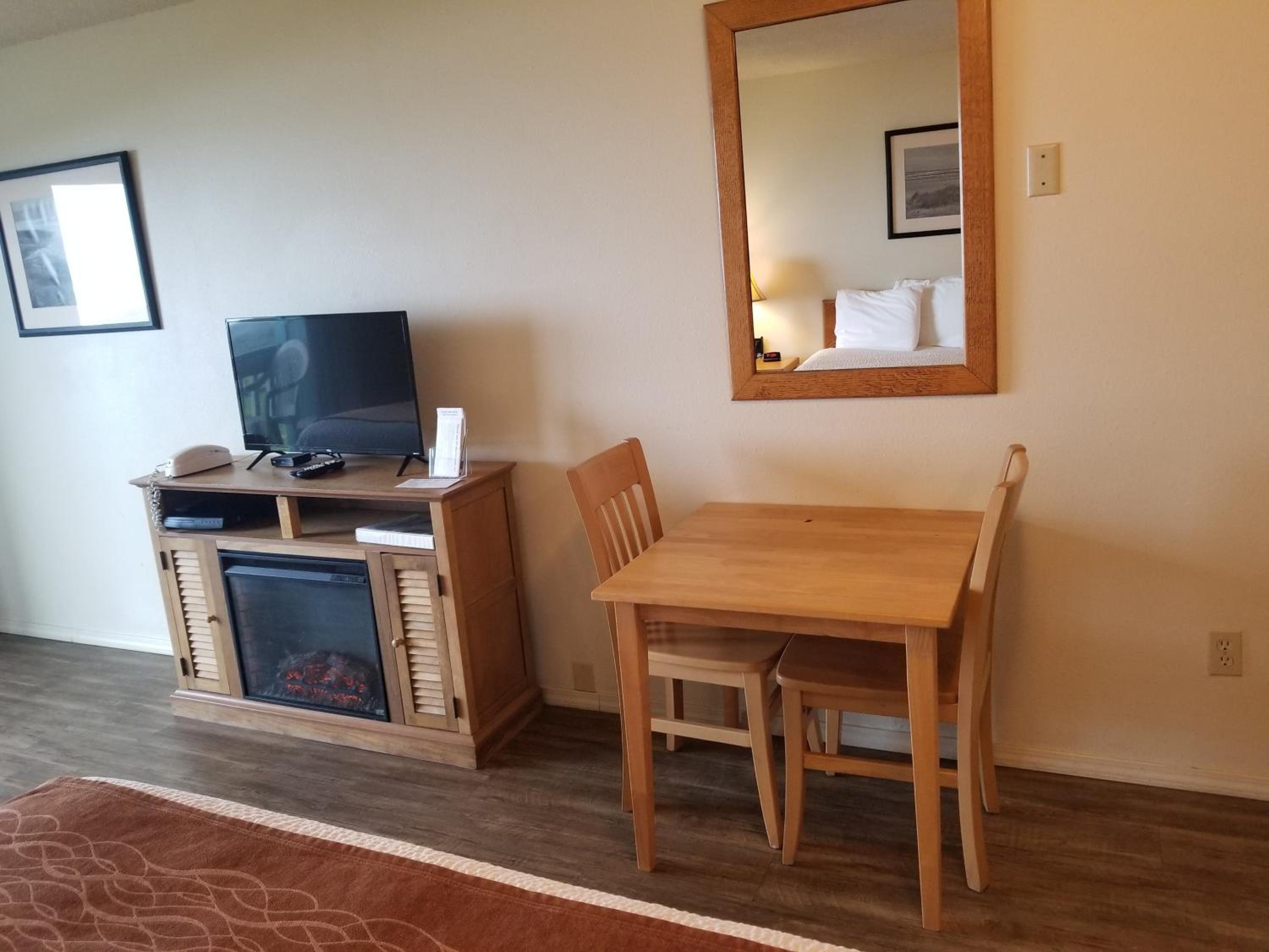 Standard Family Room photo 3
