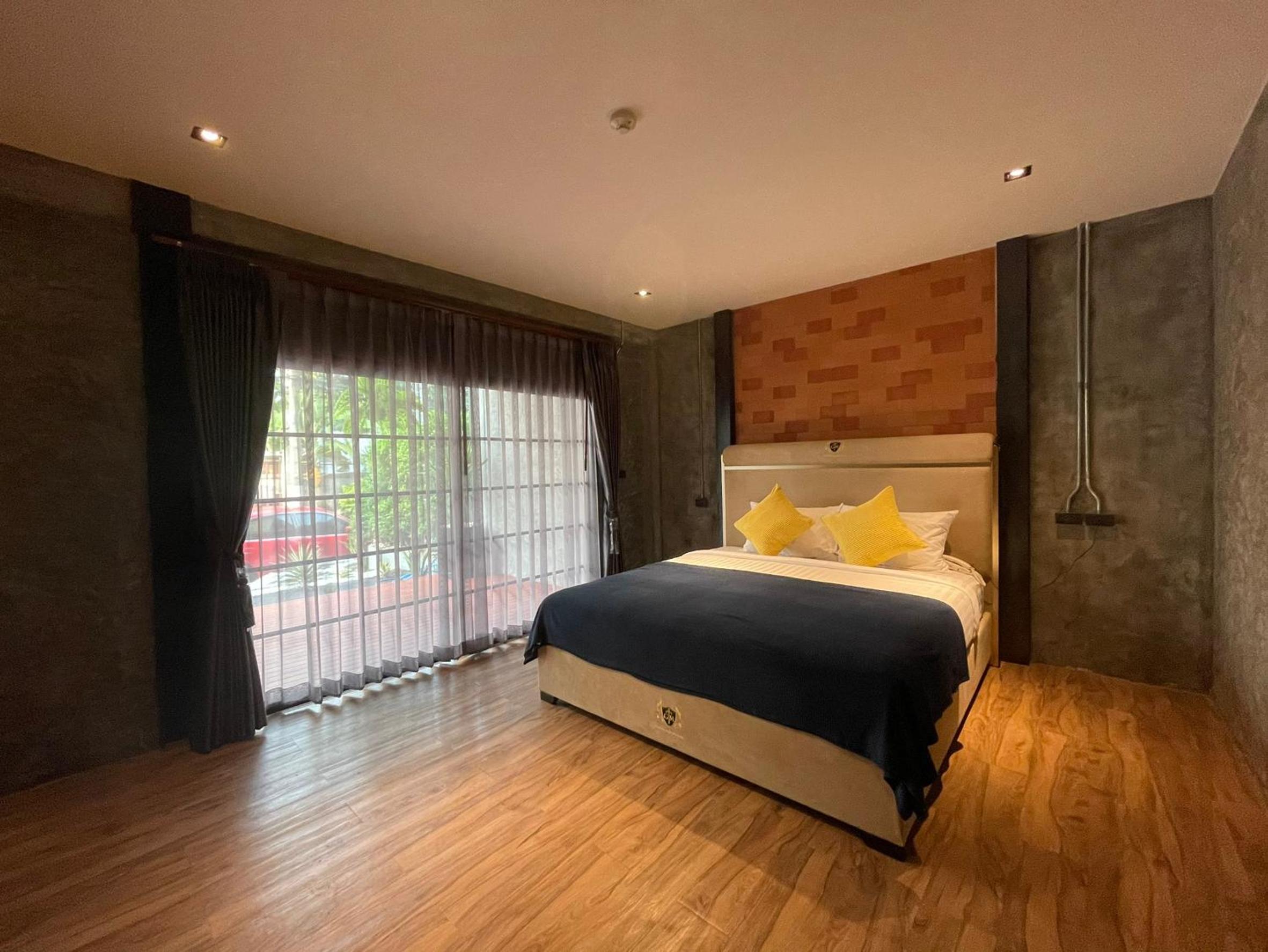 King Room with Balcony