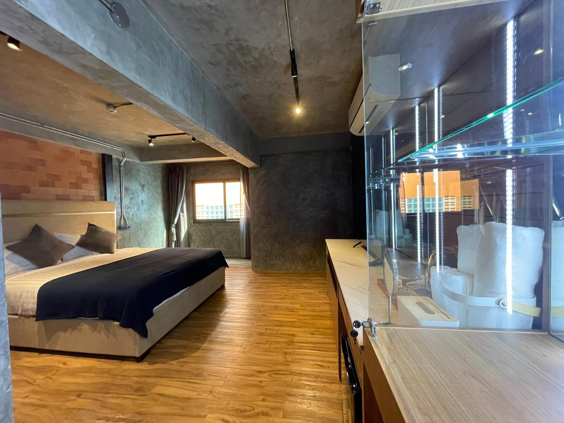 Superior King Room