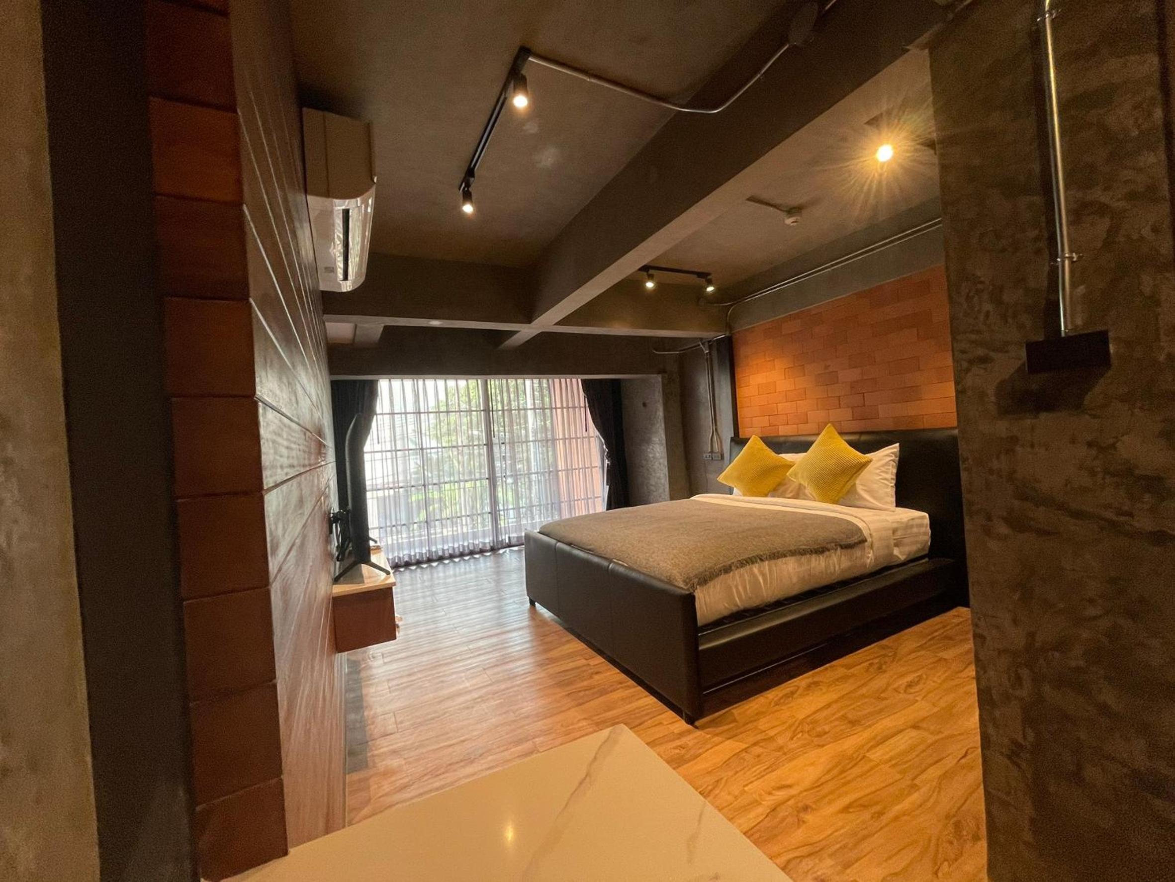 Queen Room with Balcony