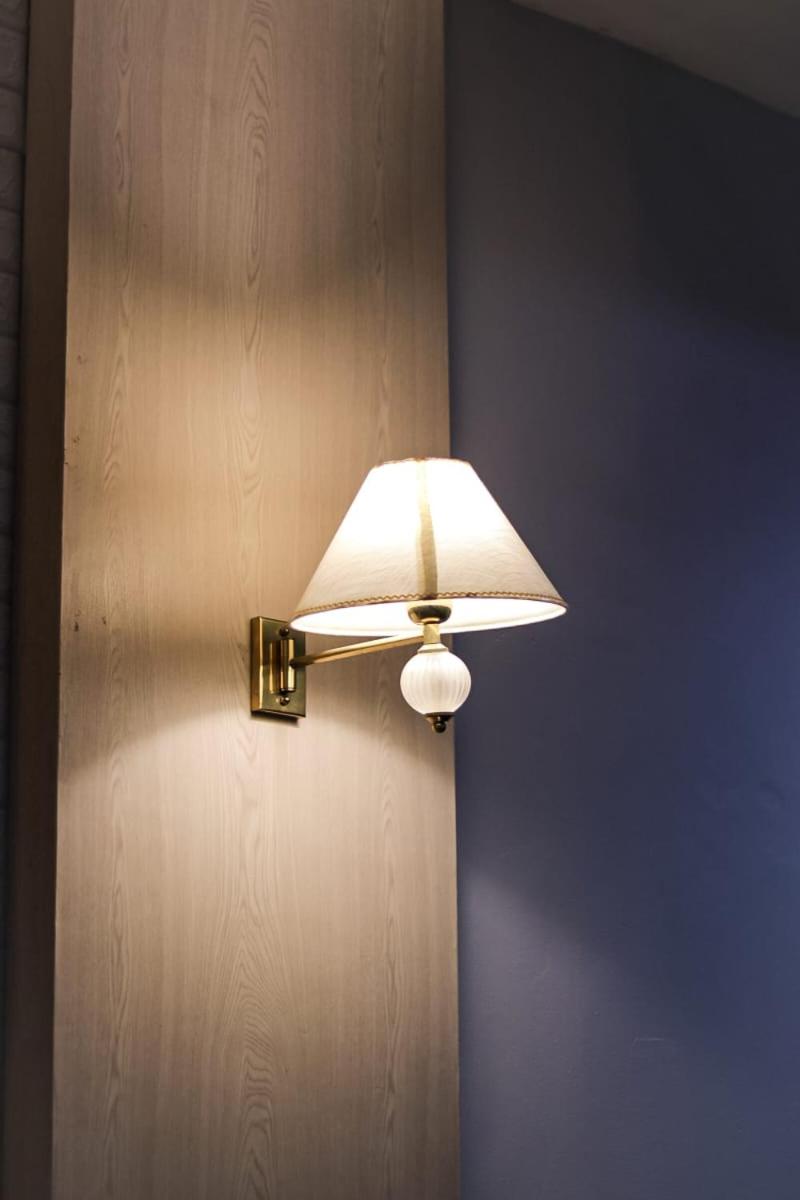 Deluxe King Room - Photo 10