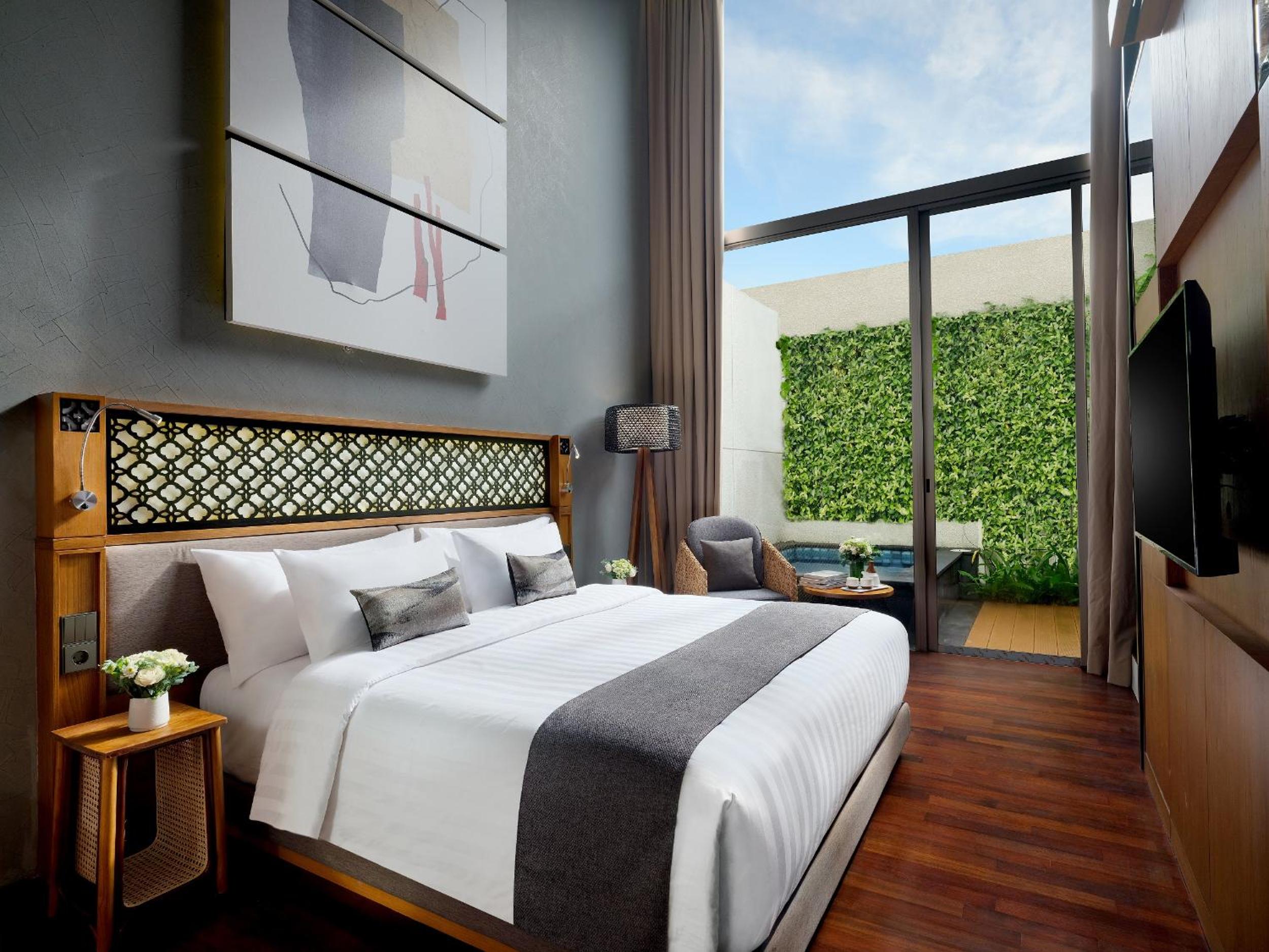 One Bedroom Deluxe Suite