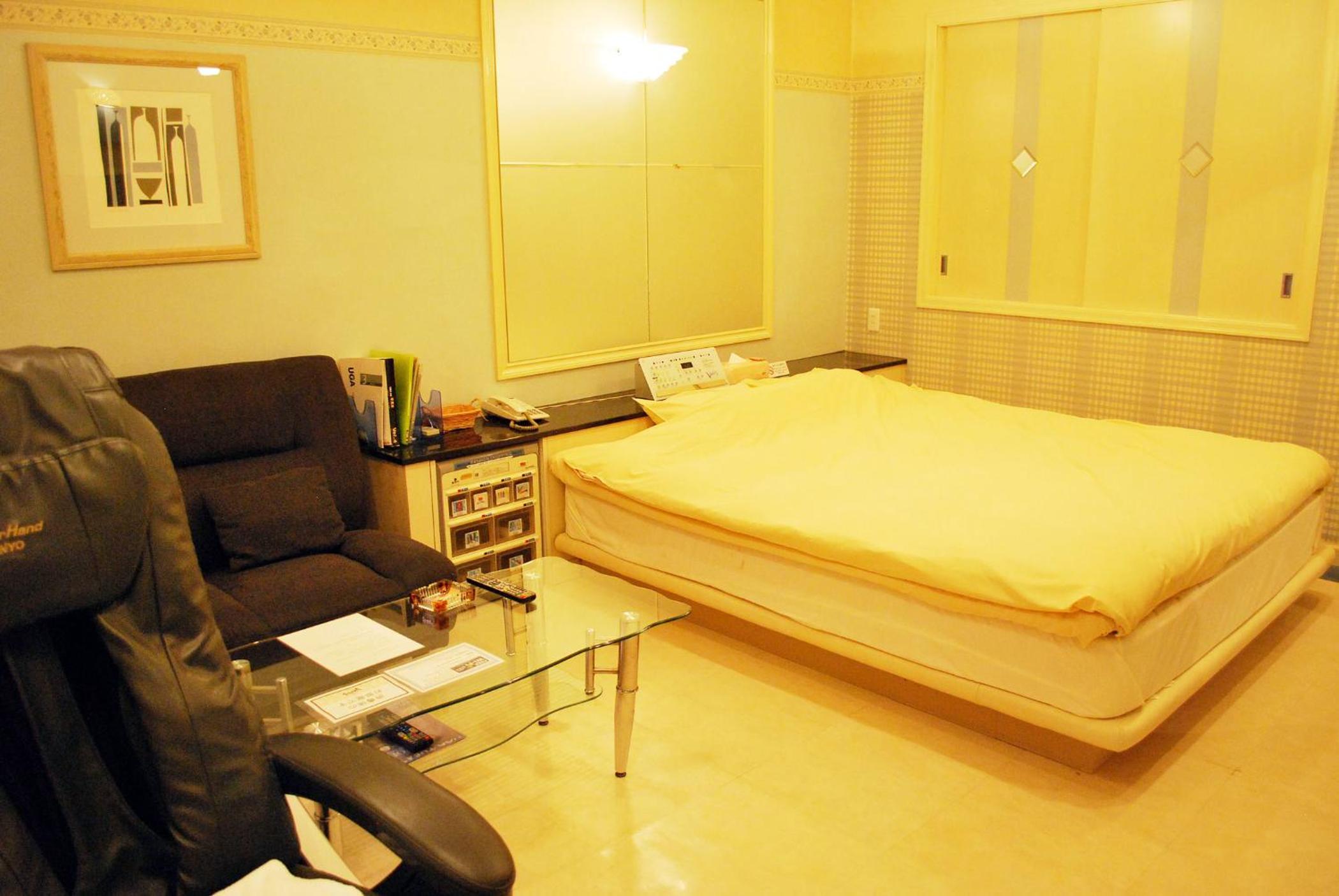 Queen Suite - Photo 10