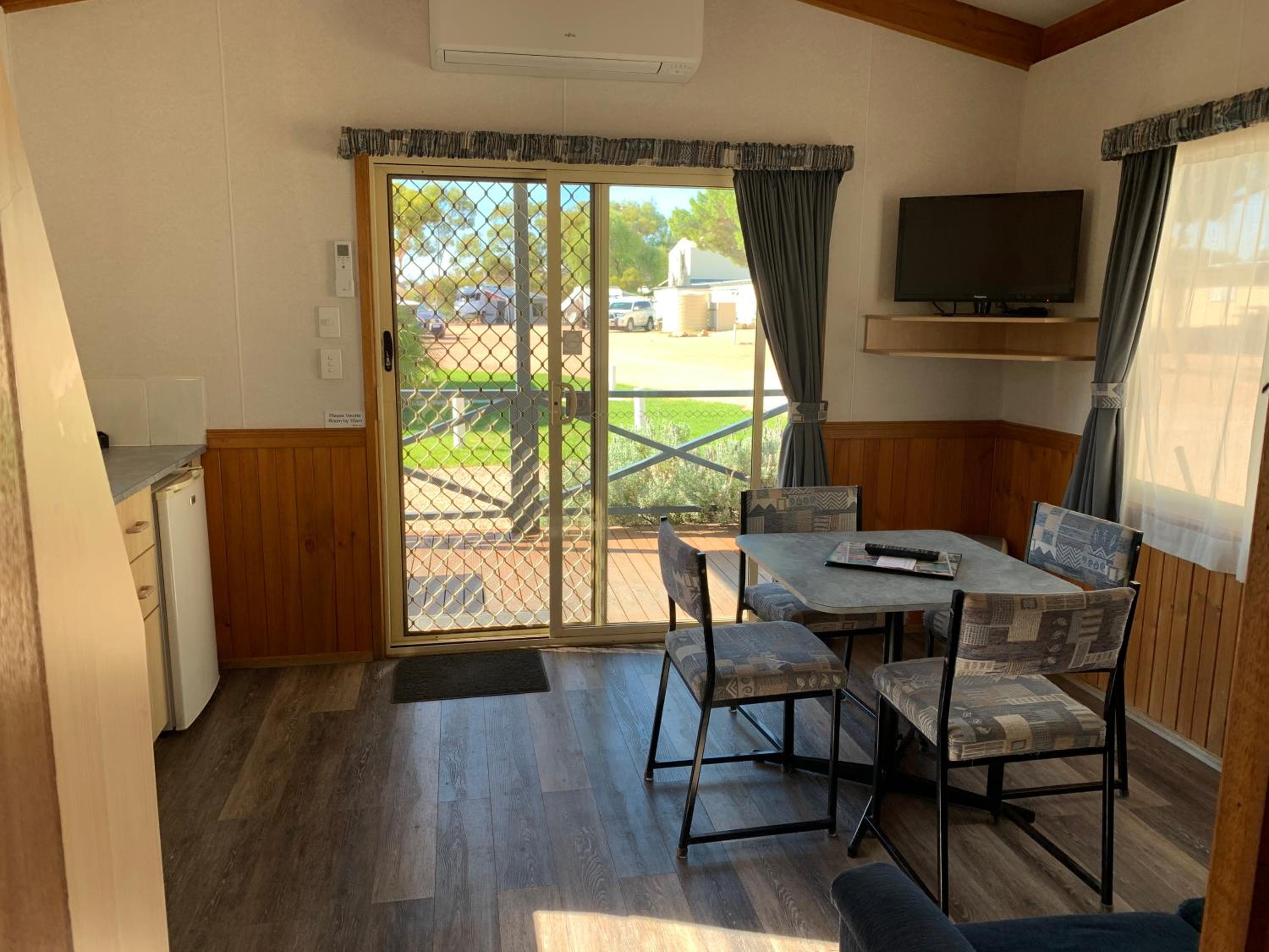 One-Bedroom Bungalow photo 3