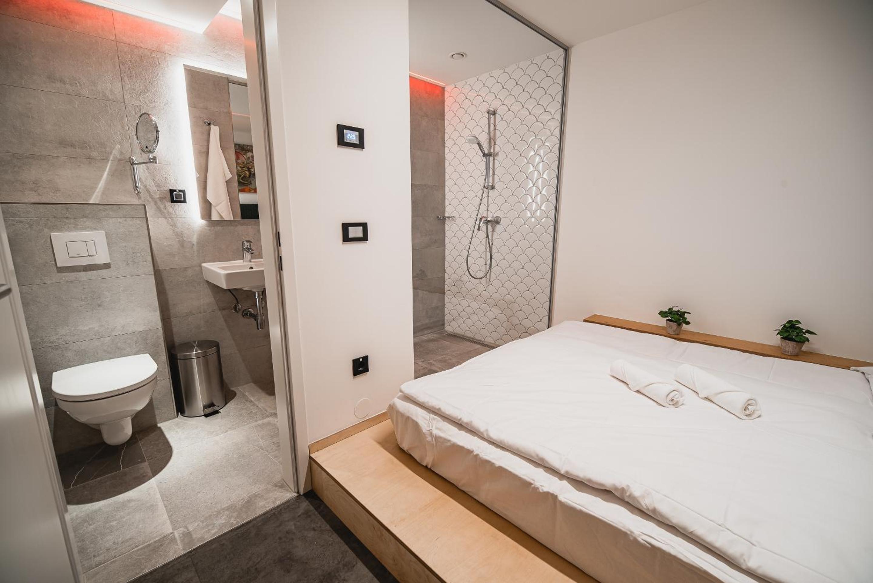 Deluxe Double Room - Photo 3