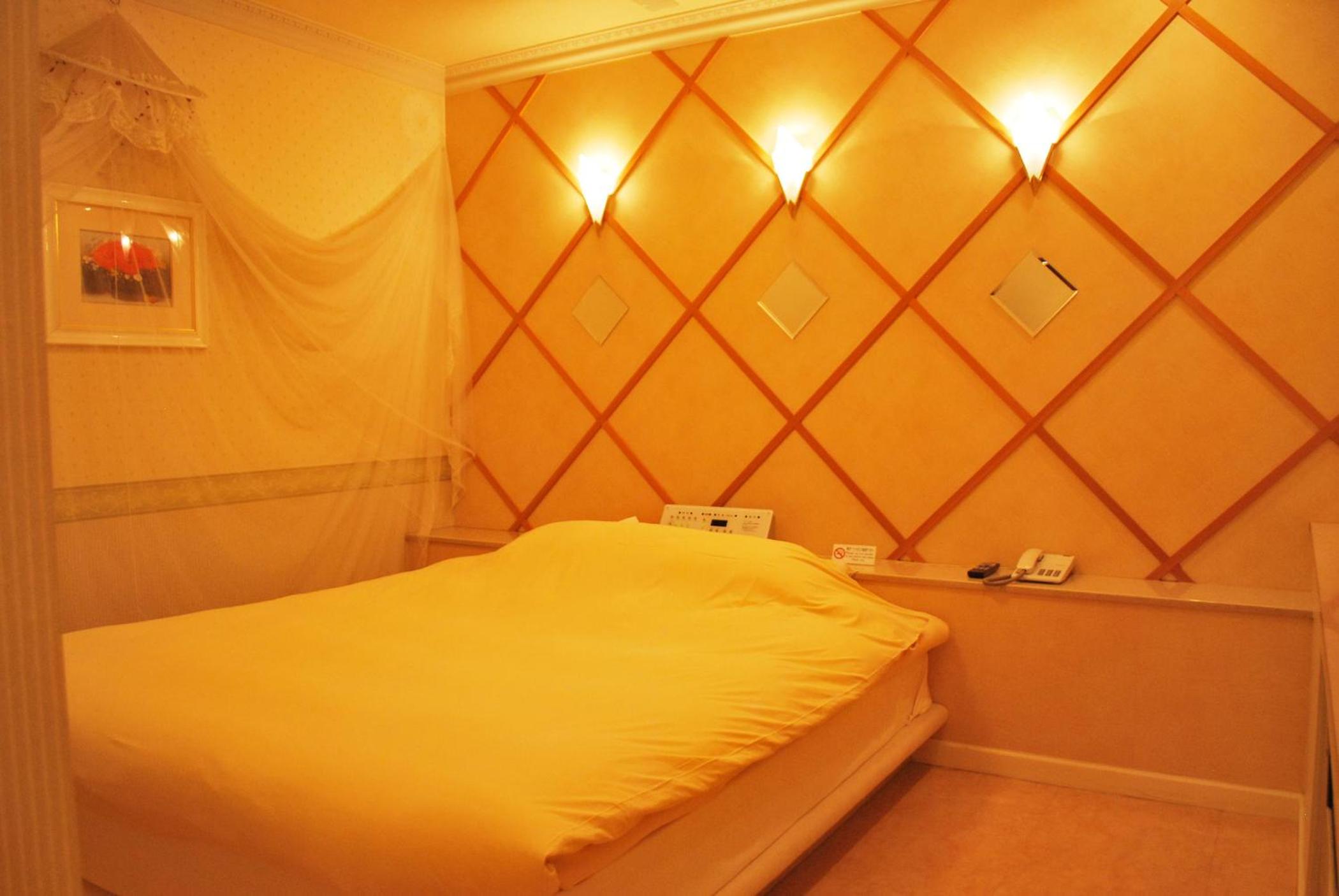 Executive Suite - Photo 14