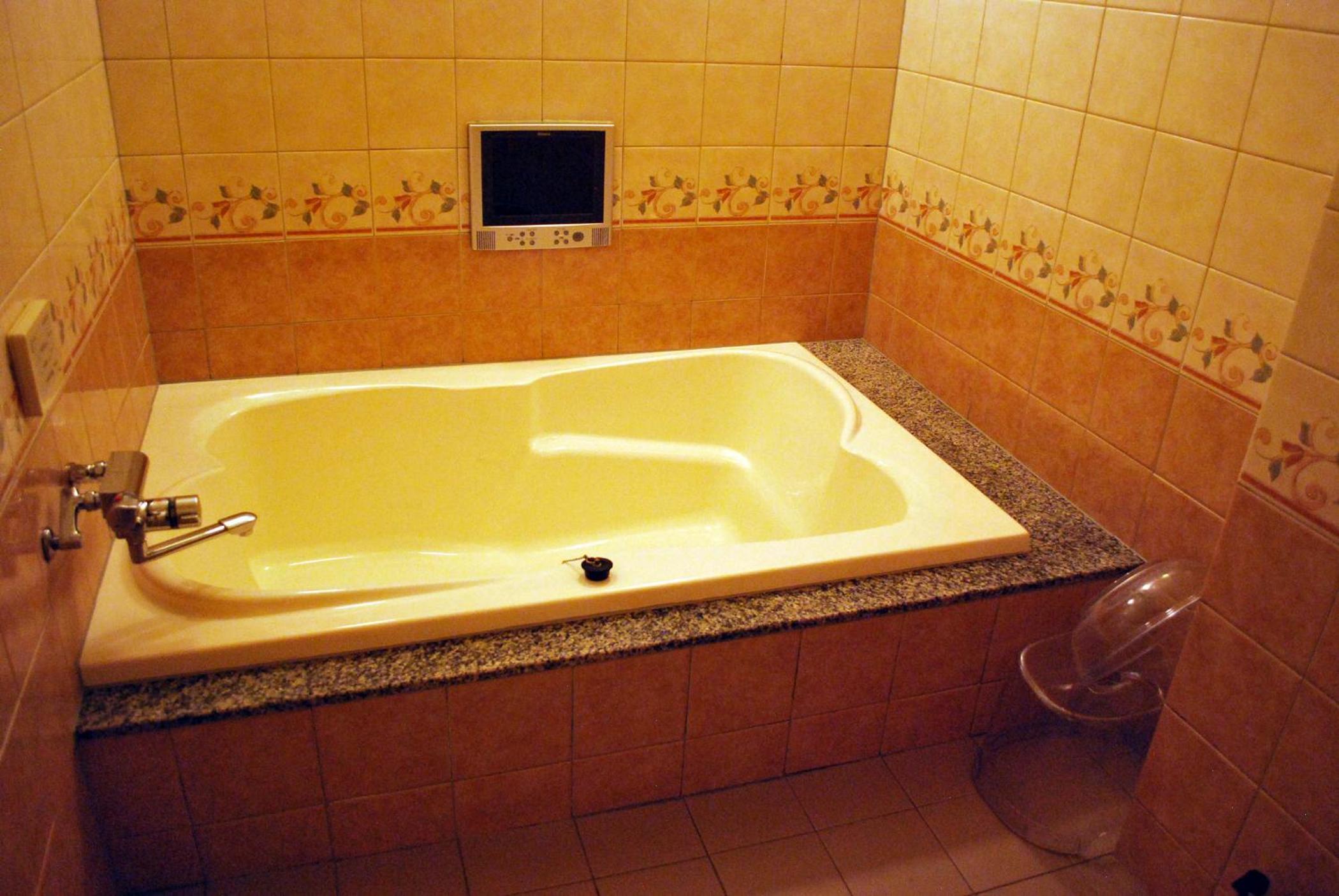 Executive Suite - Photo 5