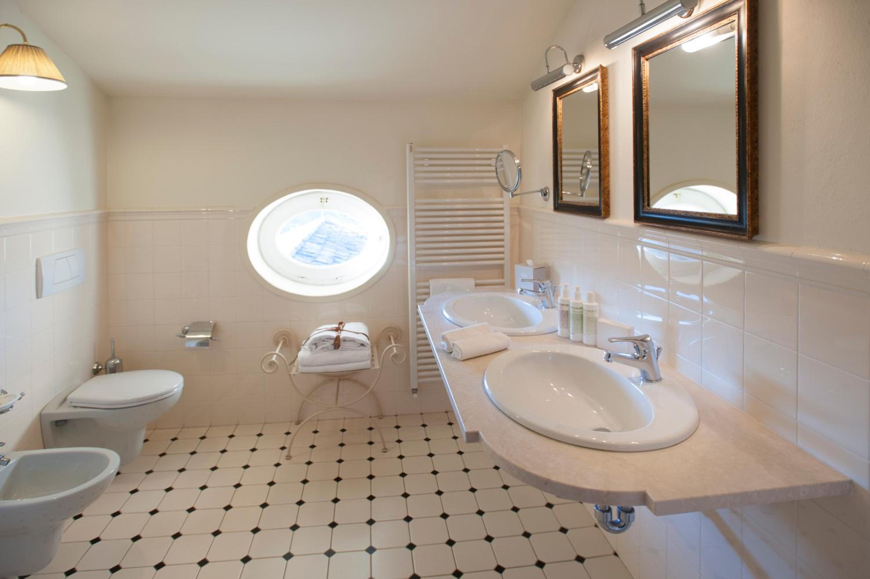 Superior Twin Room photo 3