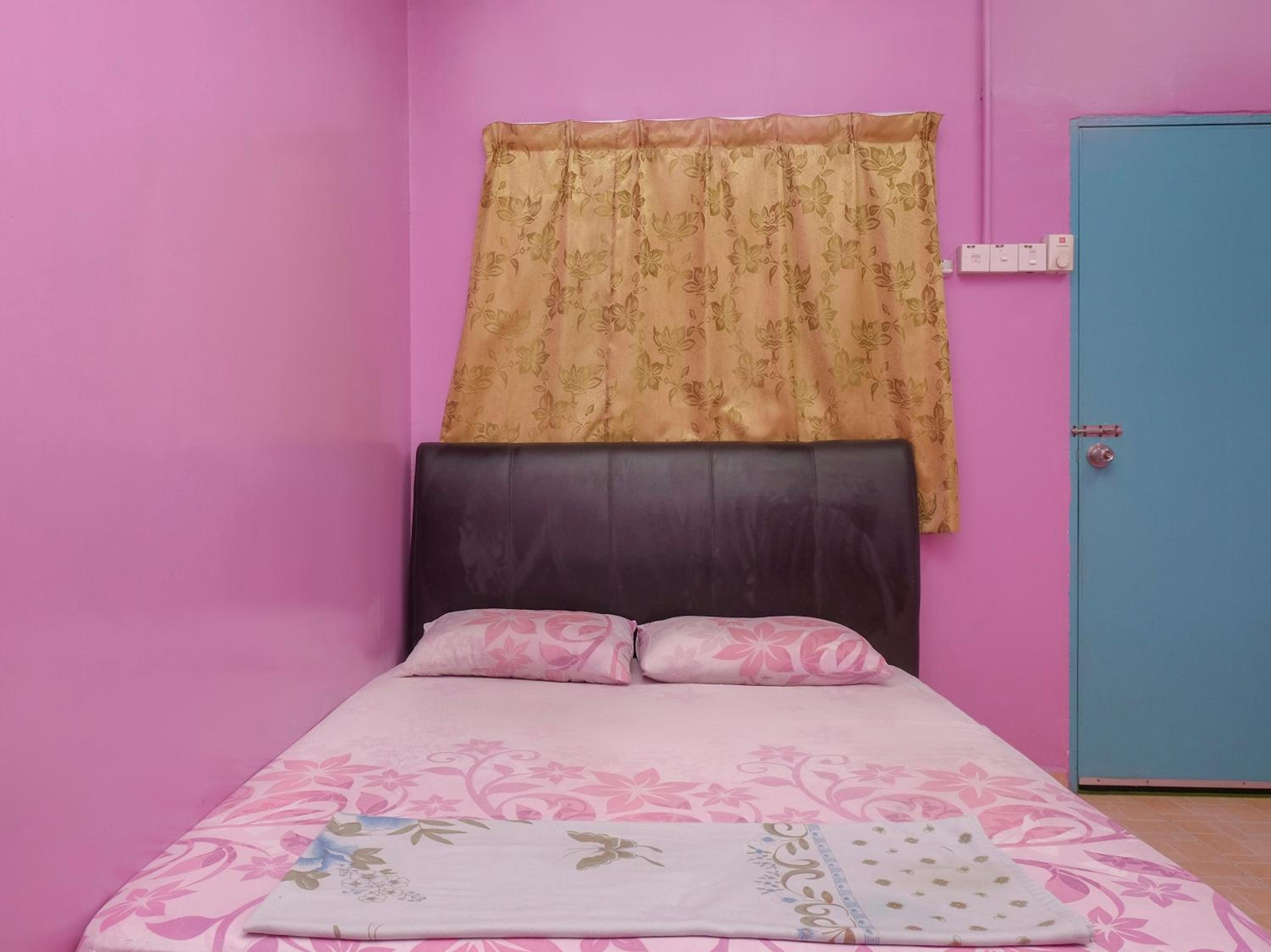 Economy Double Room photo 2