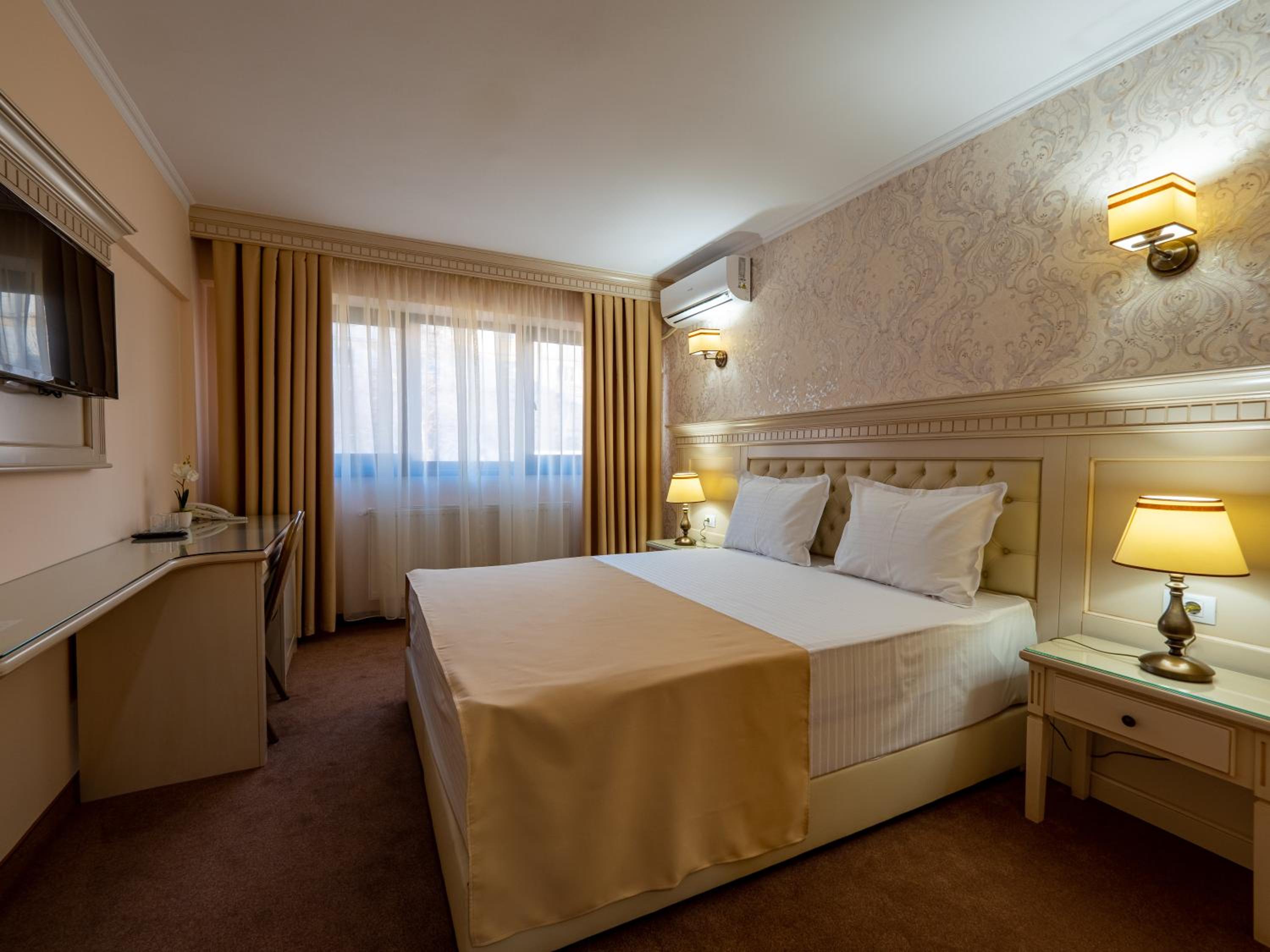 Double Room - Photo 1