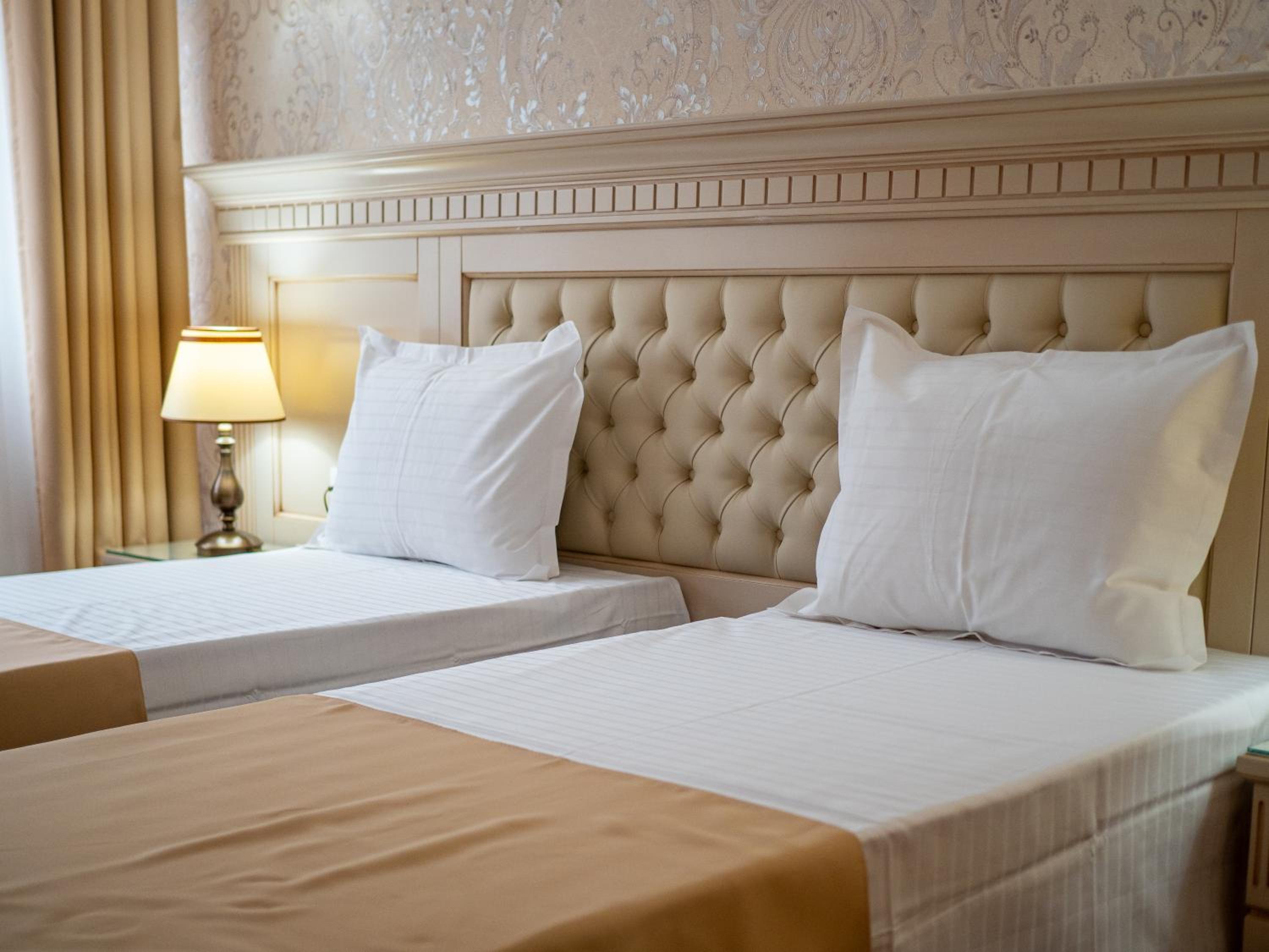 Twin Room - Photo 3
