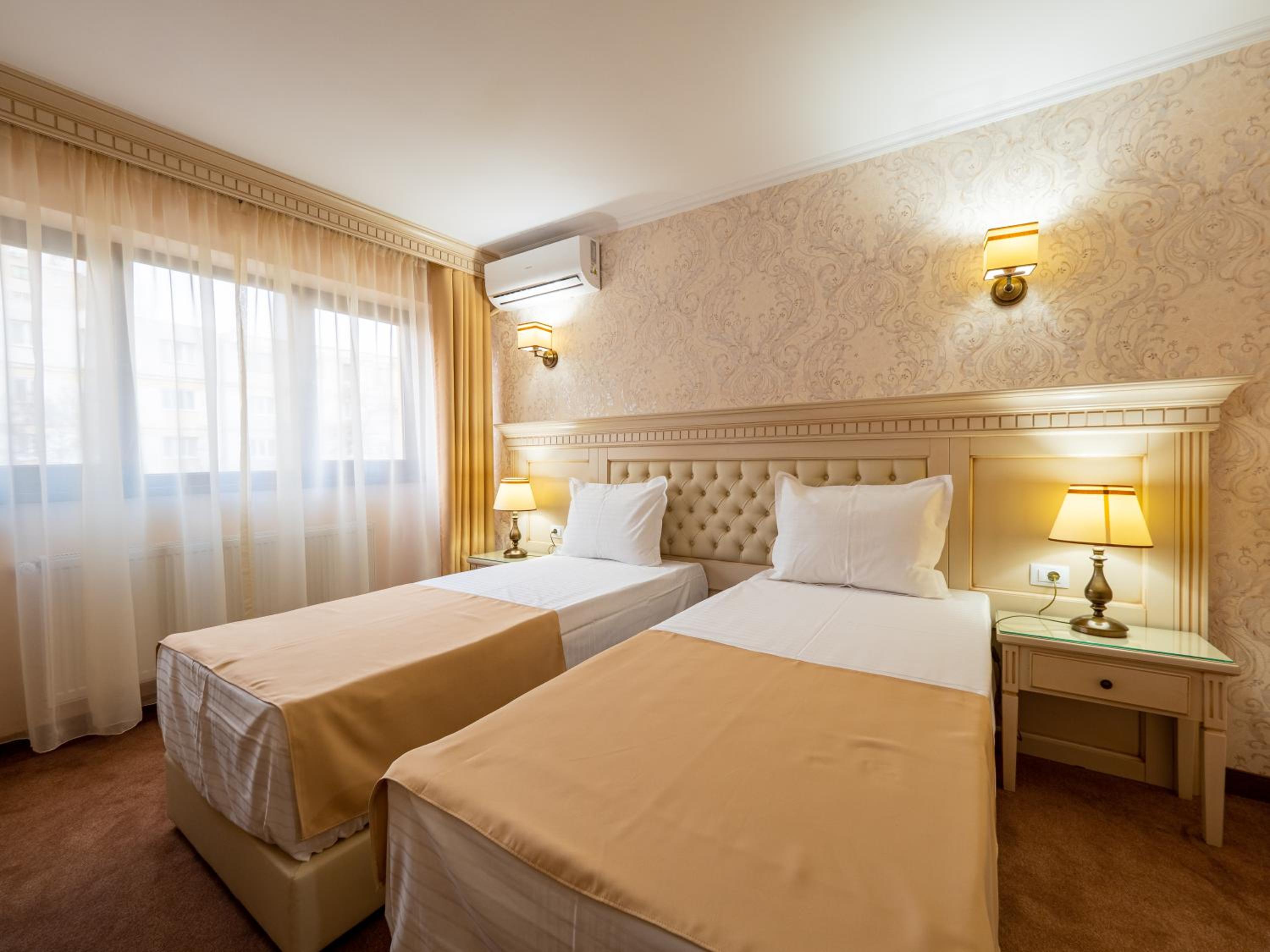 Twin Room - Photo 1