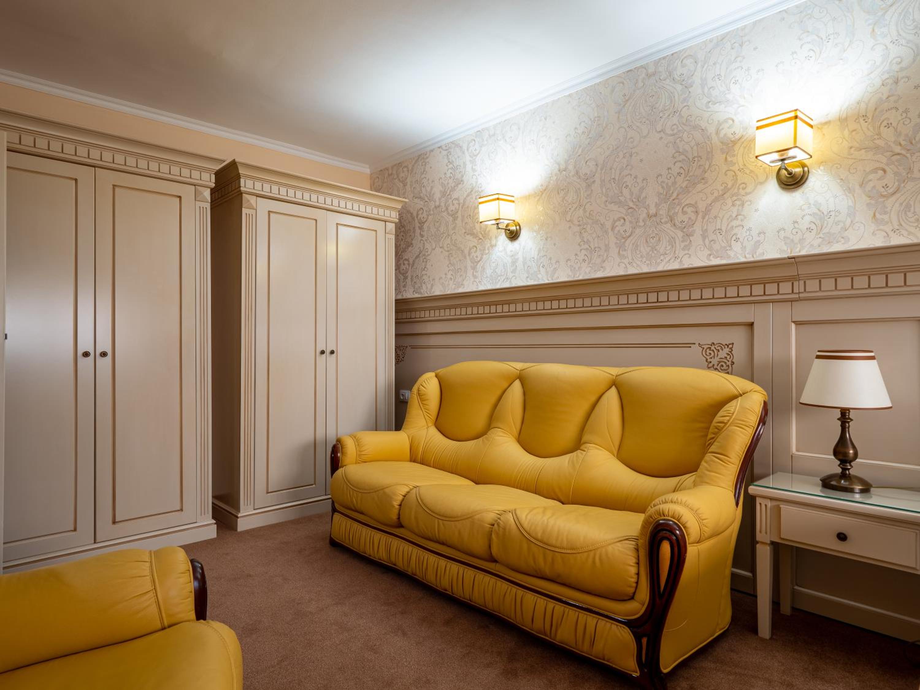 One-Bedroom Apartment - Photo 7
