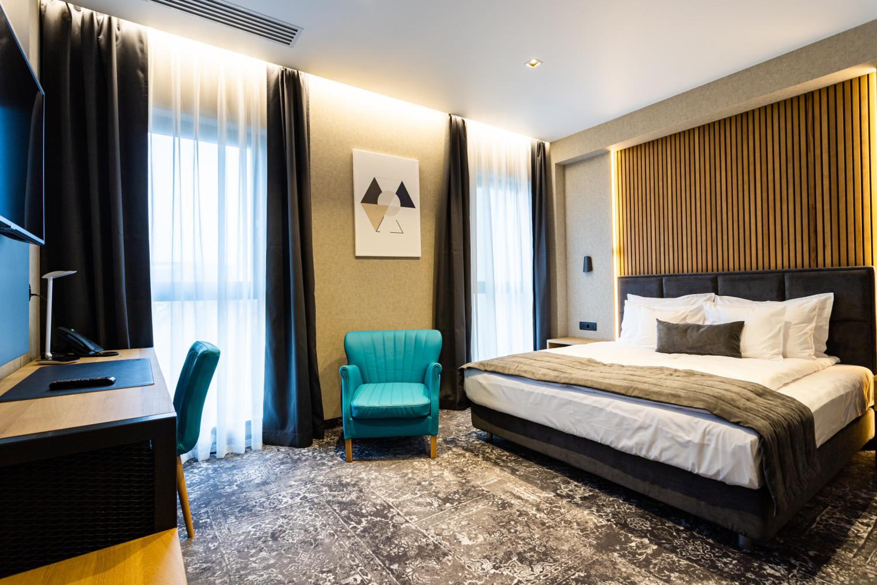 Deluxe Room - Photo 1