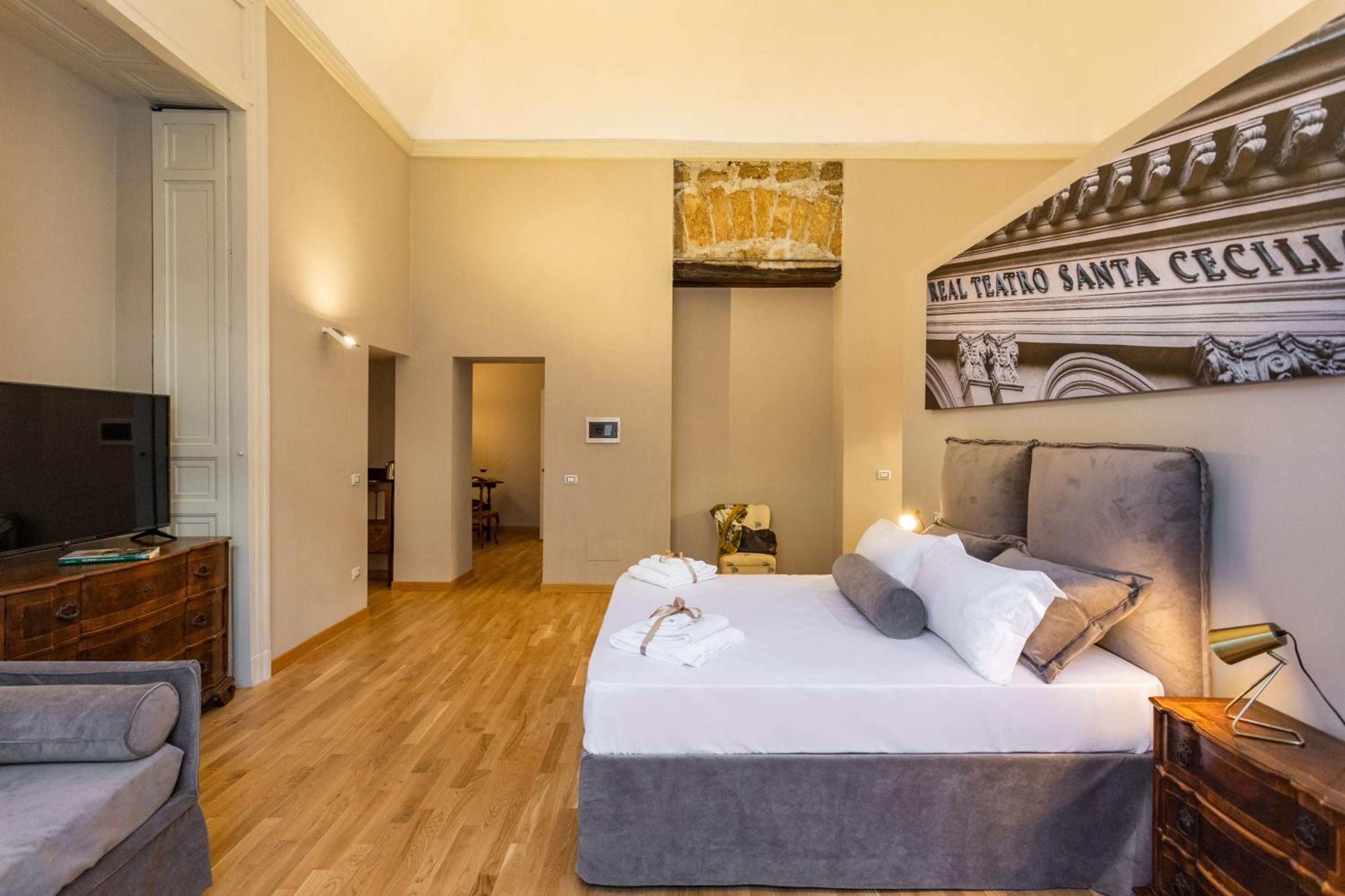 Deluxe Suite - Photo 4