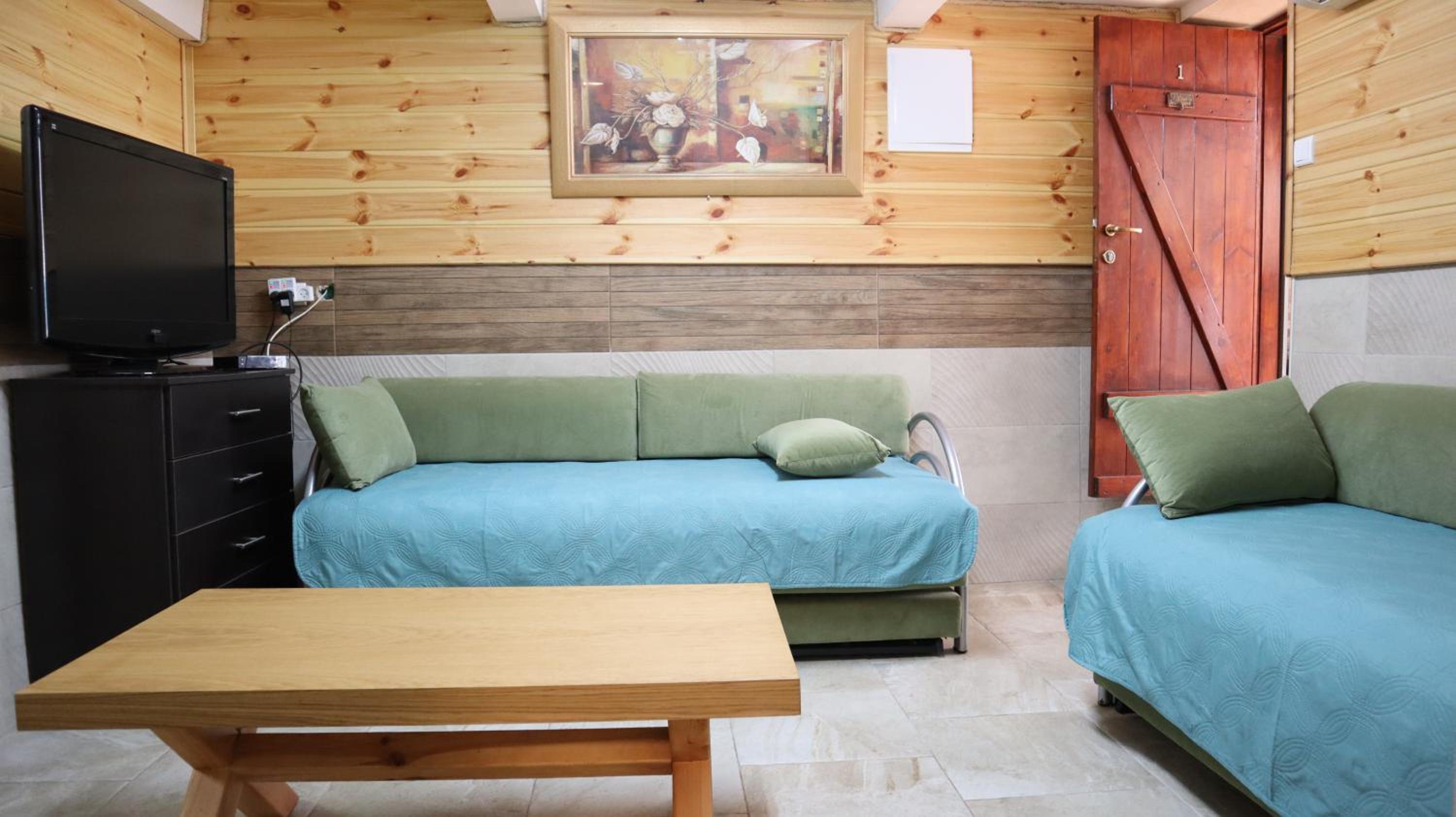 Family Suite - Photo 9