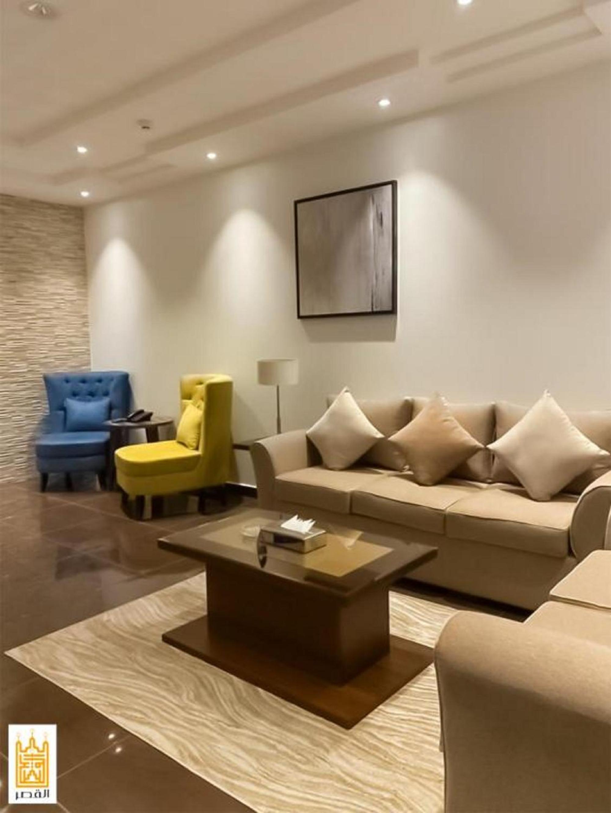 Executive Suite - Photo 9
