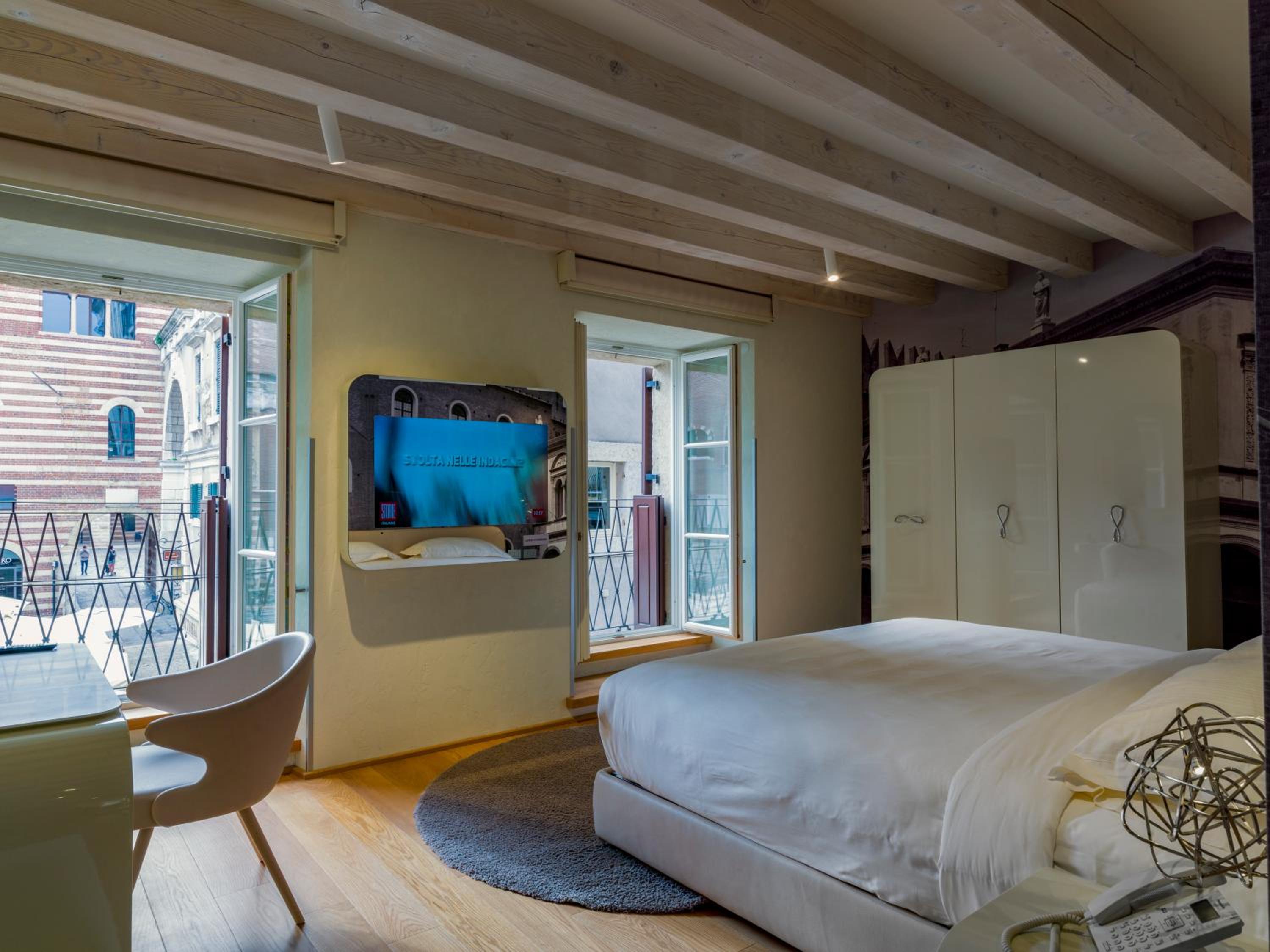 Deluxe One-Bedroom Apartment with View