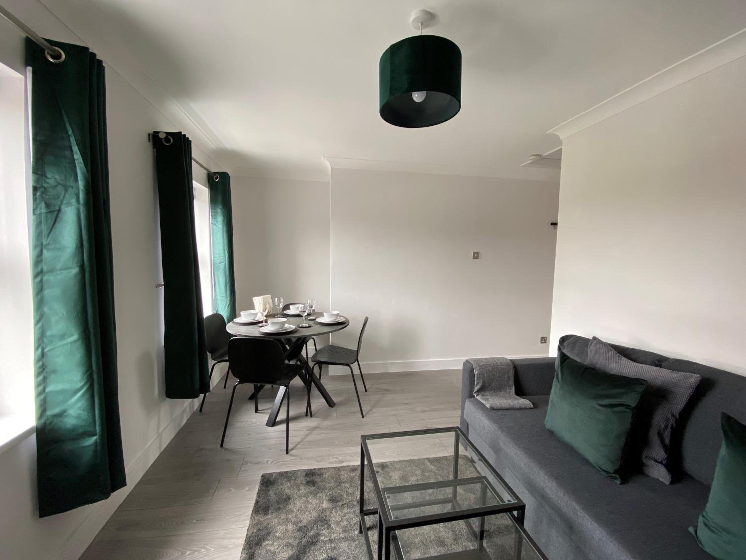 One-Bedroom Apartment photo 2