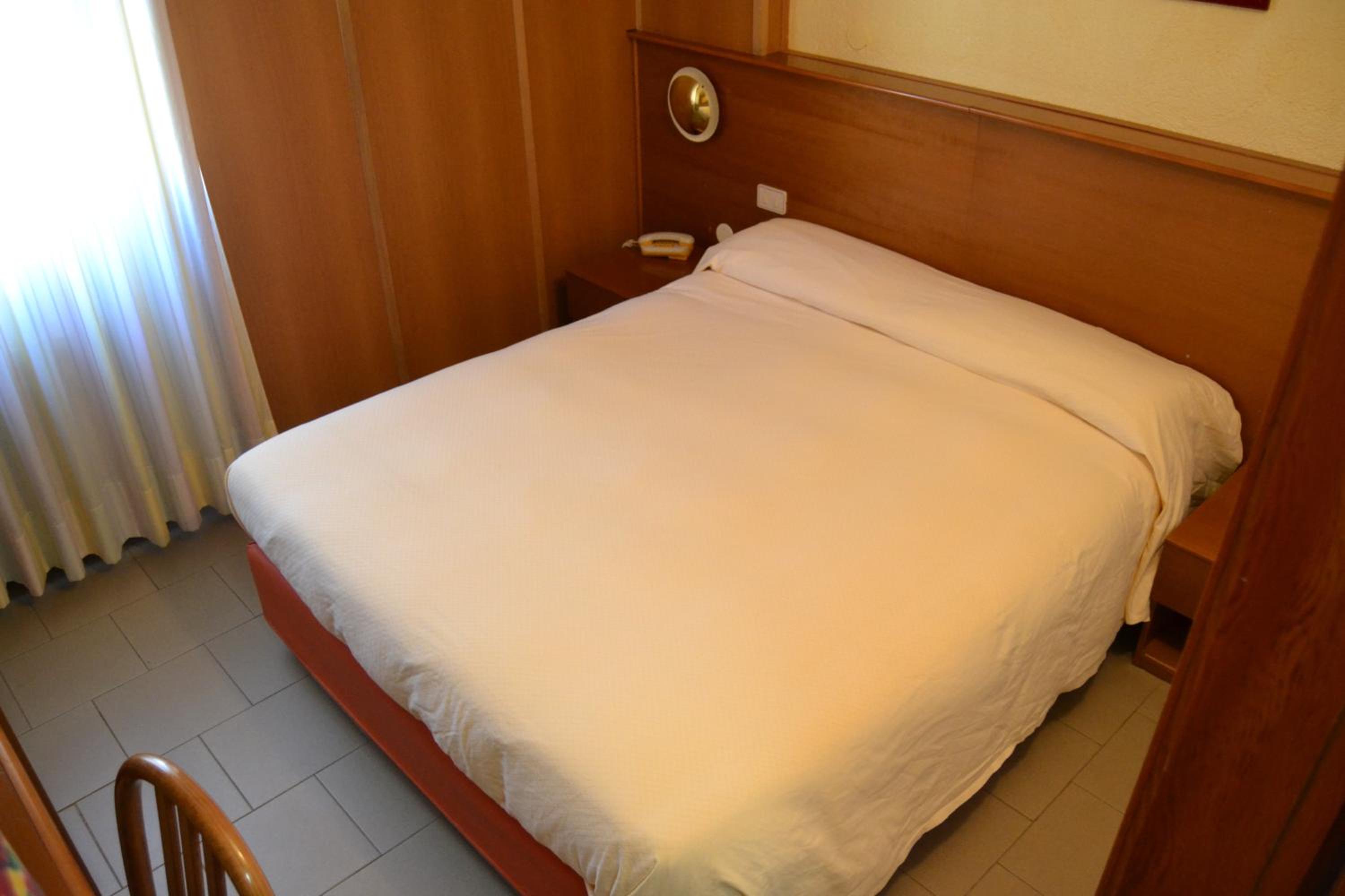 Family Suite (2 Adults + 2 Children) - Photo 2