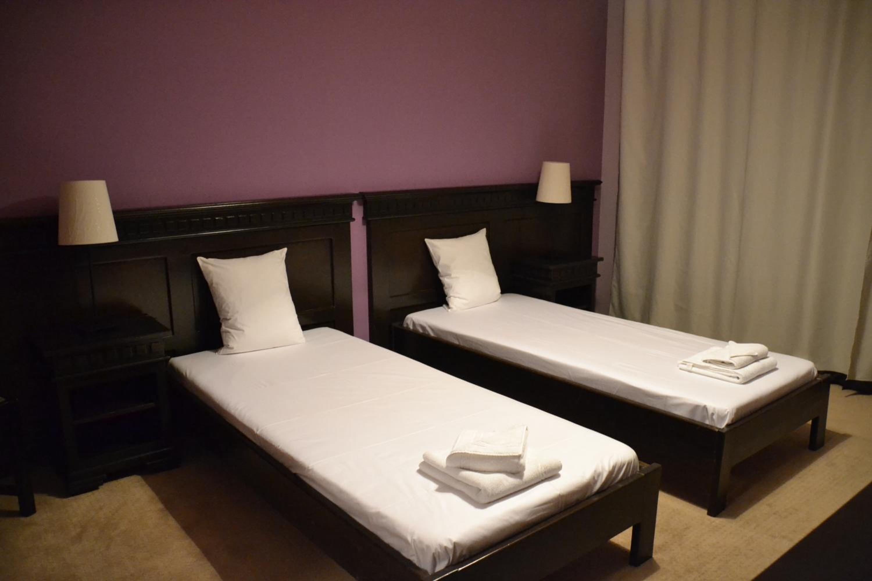 Double or Twin Room - Photo 8