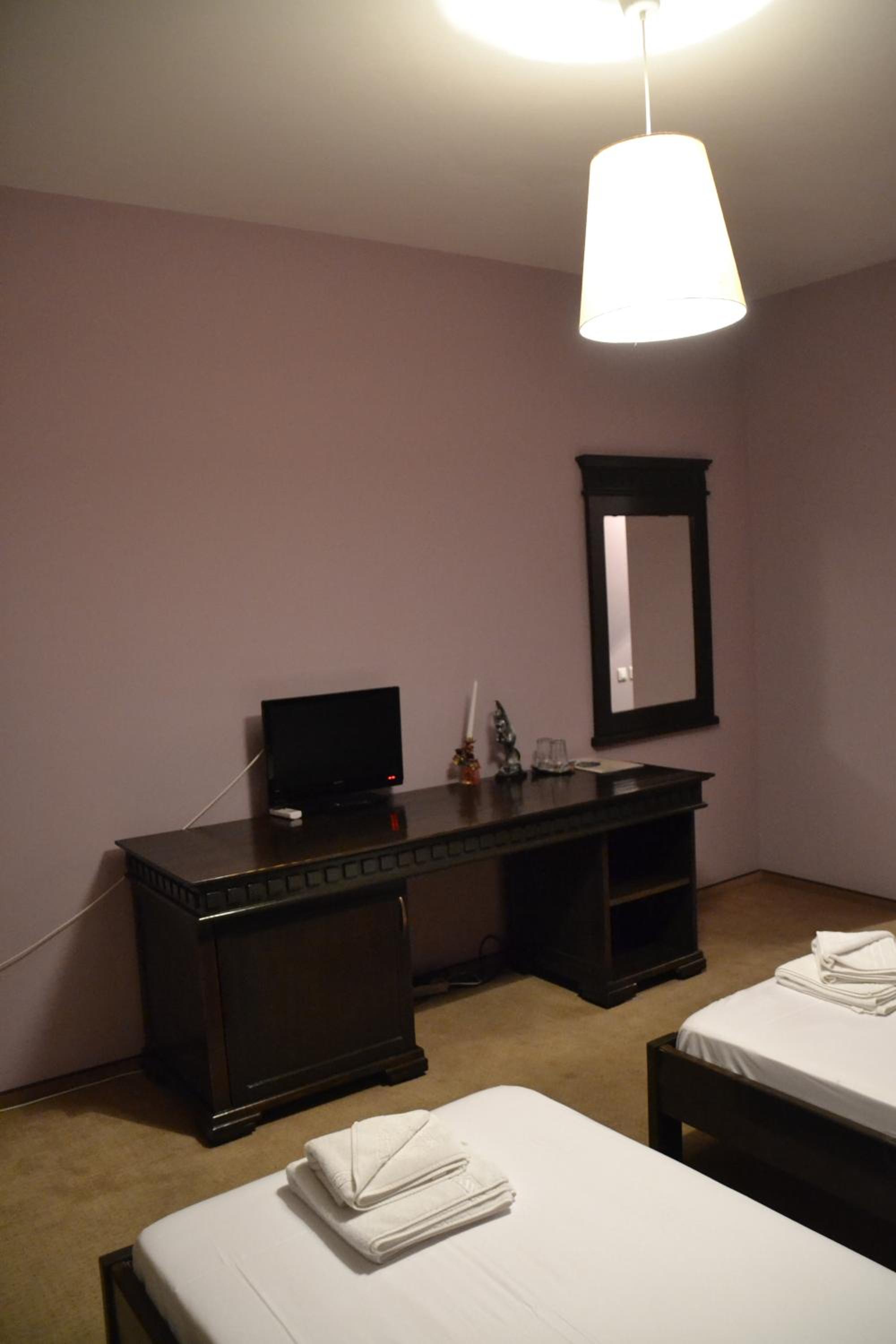 Double or Twin Room - Photo 7