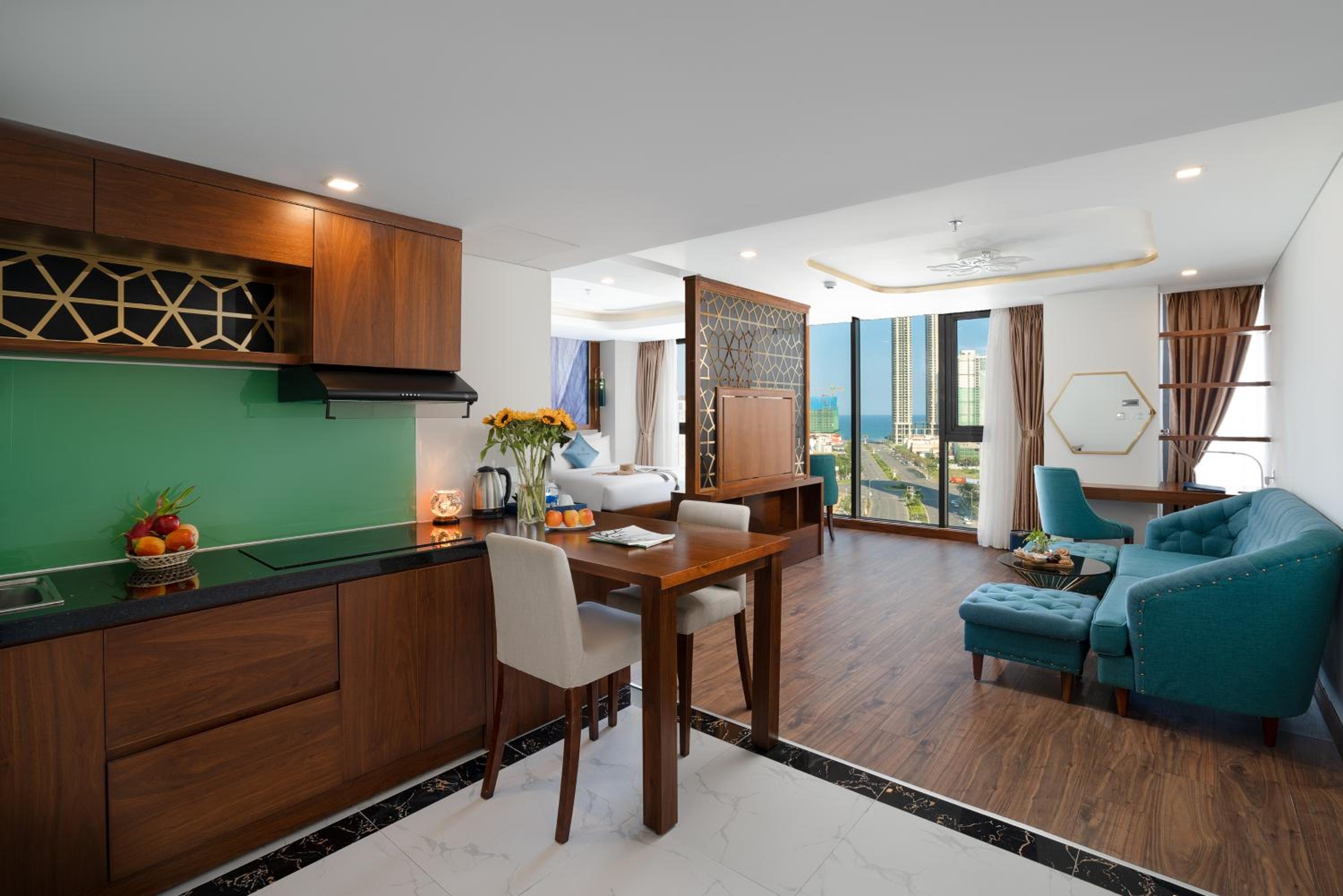 Suite with Sea View - Photo 3