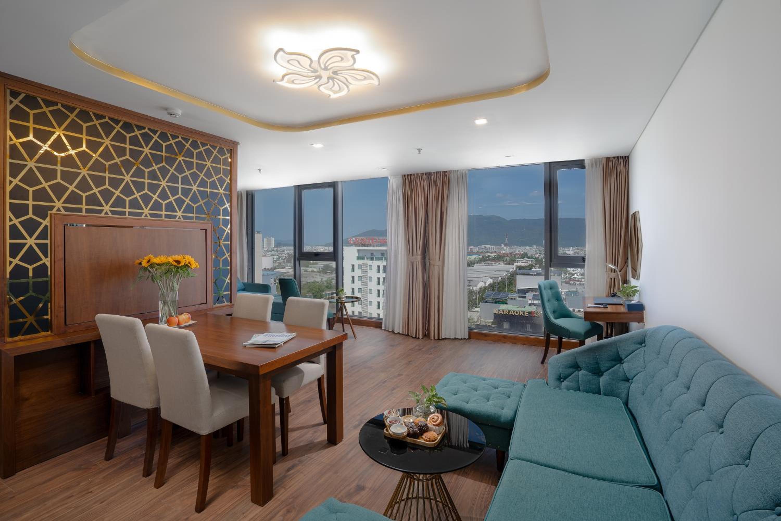 King Suite with Ocean View - Photo 3