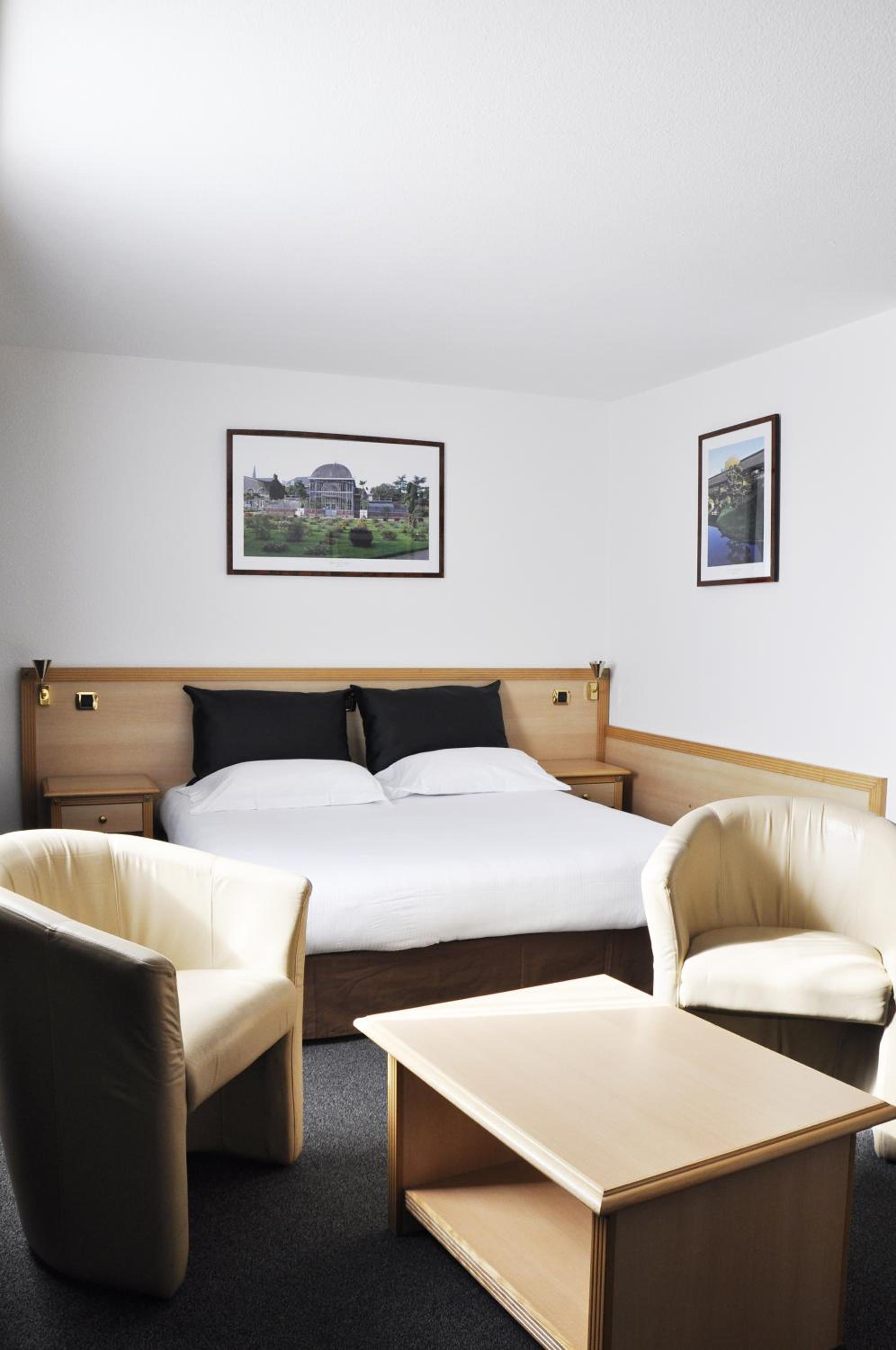 Budget Double Room - Photo 1